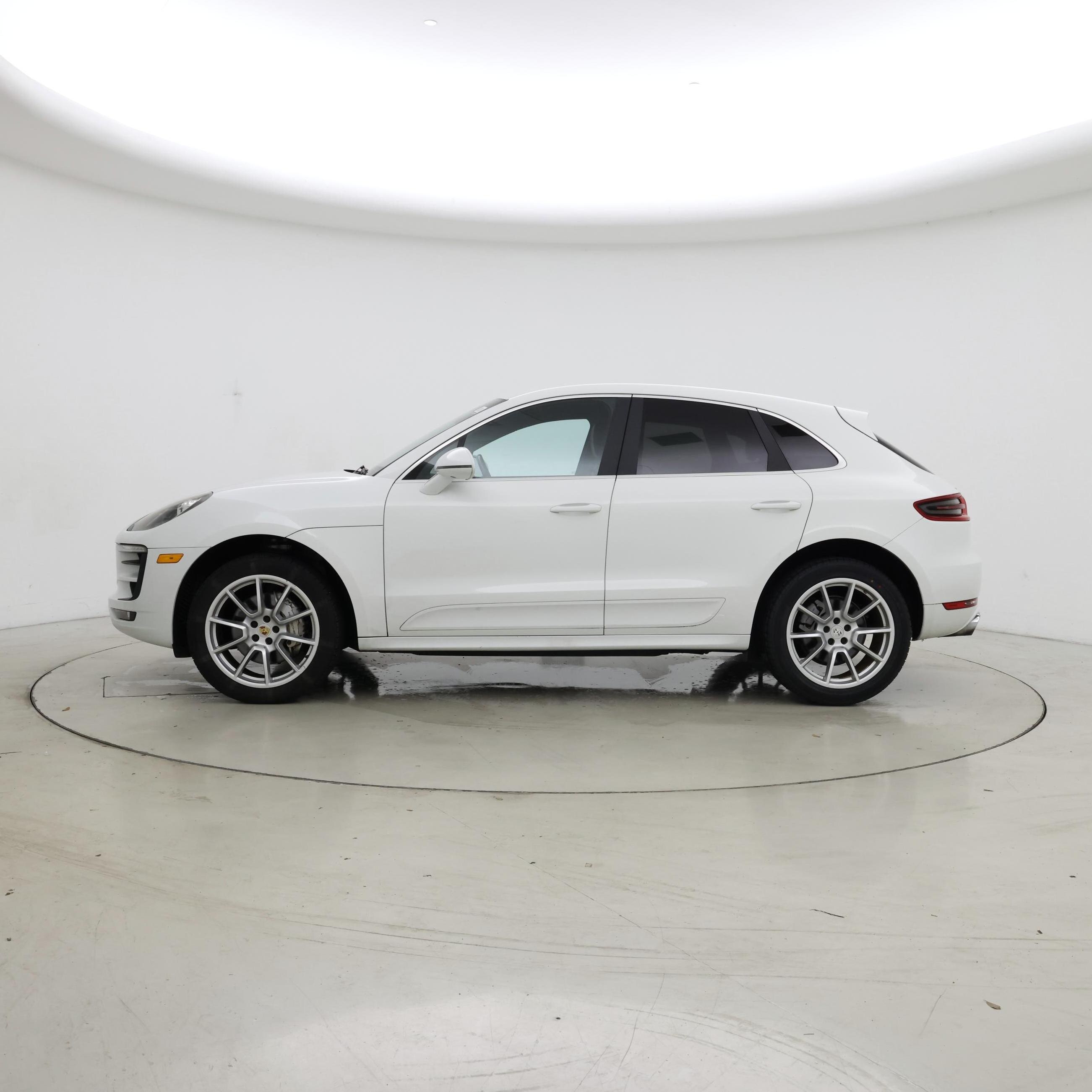 Thumbnail: 2015 Porsche Macan - 3
