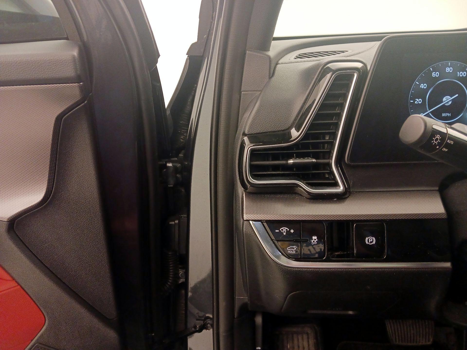 Thumbnail: 2023 Kia Sportage - 13