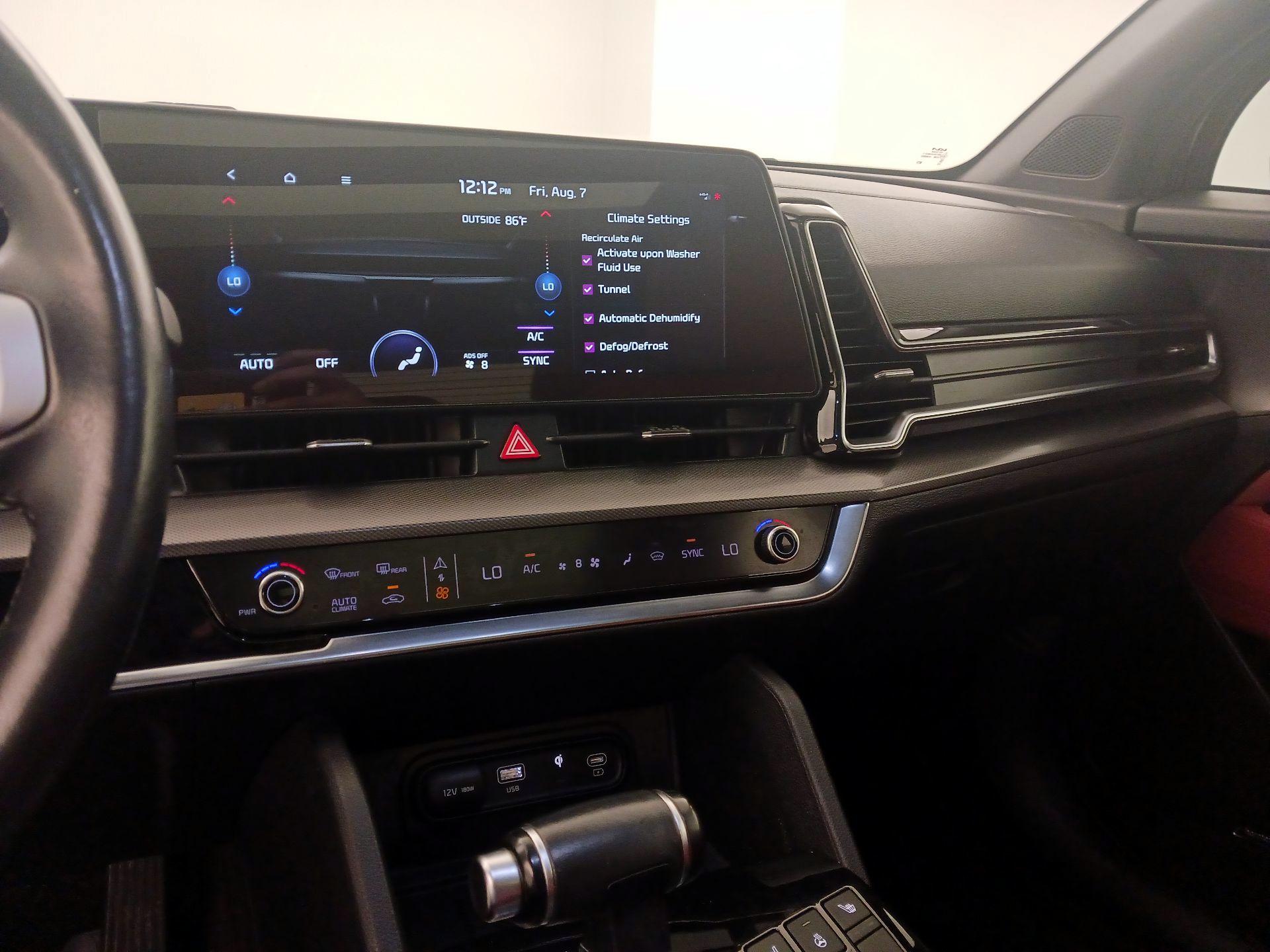 Thumbnail: 2023 Kia Sportage - 17