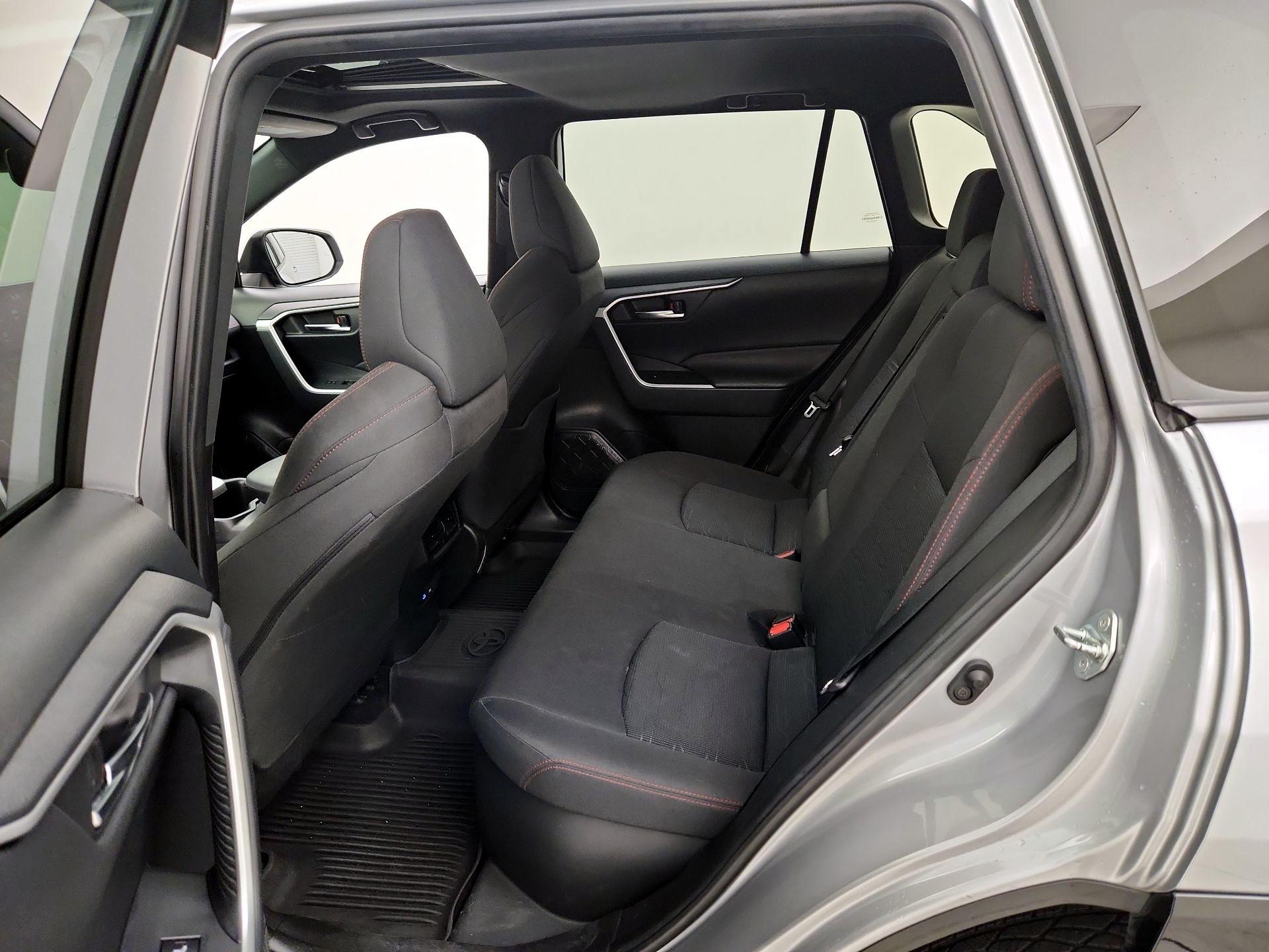 Thumbnail: 2022 Toyota RAV4 - 20
