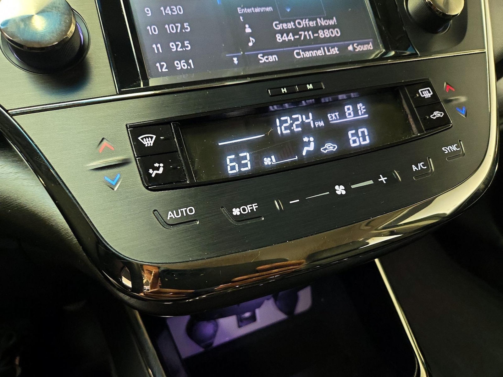 2017 Toyota Avalon XLE - Photo 17