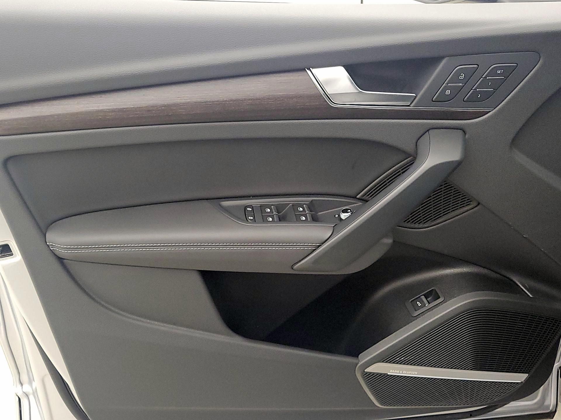 Thumbnail: 2025 Audi Q5 - 12
