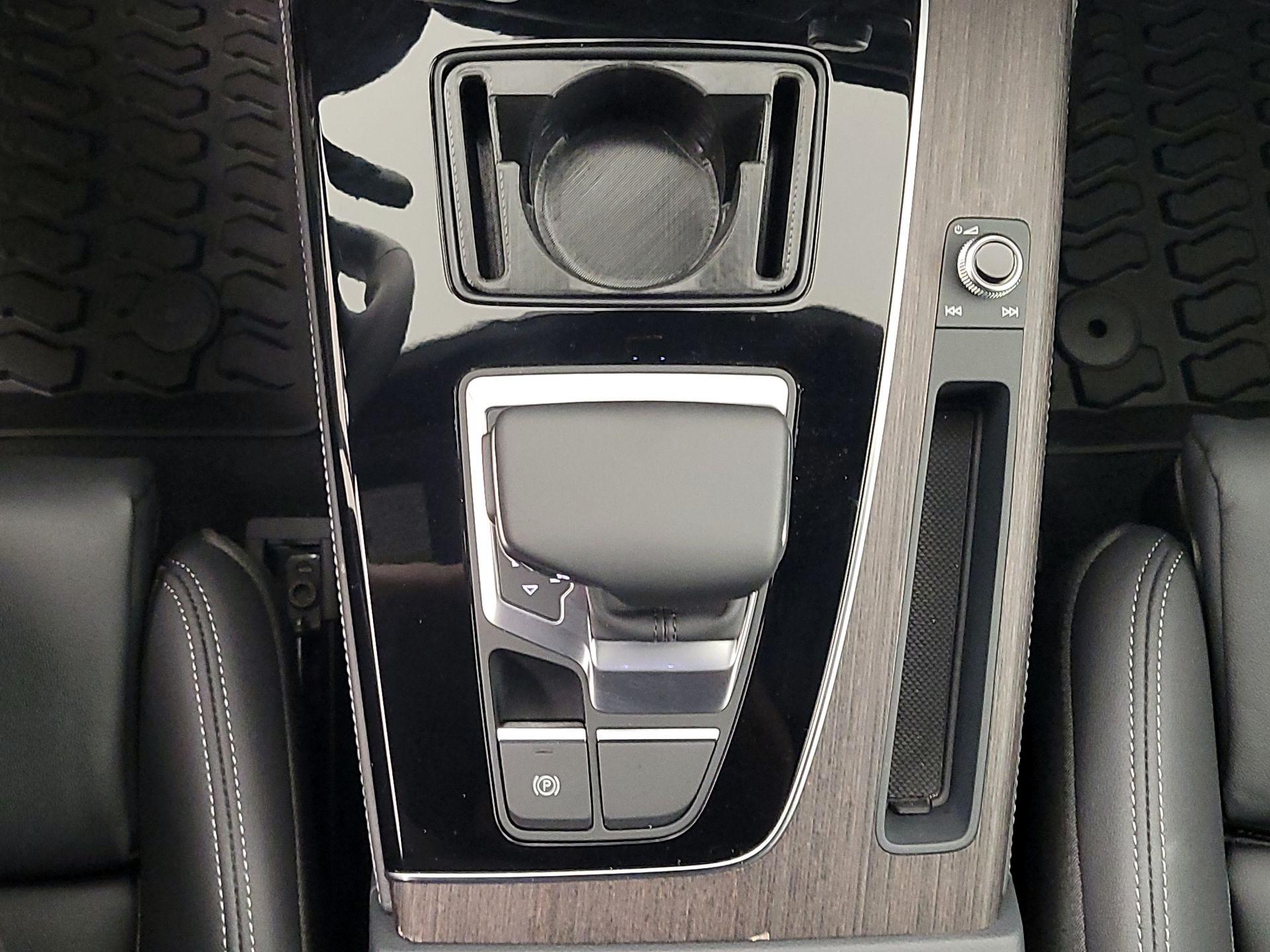 Thumbnail: 2025 Audi Q5 - 18
