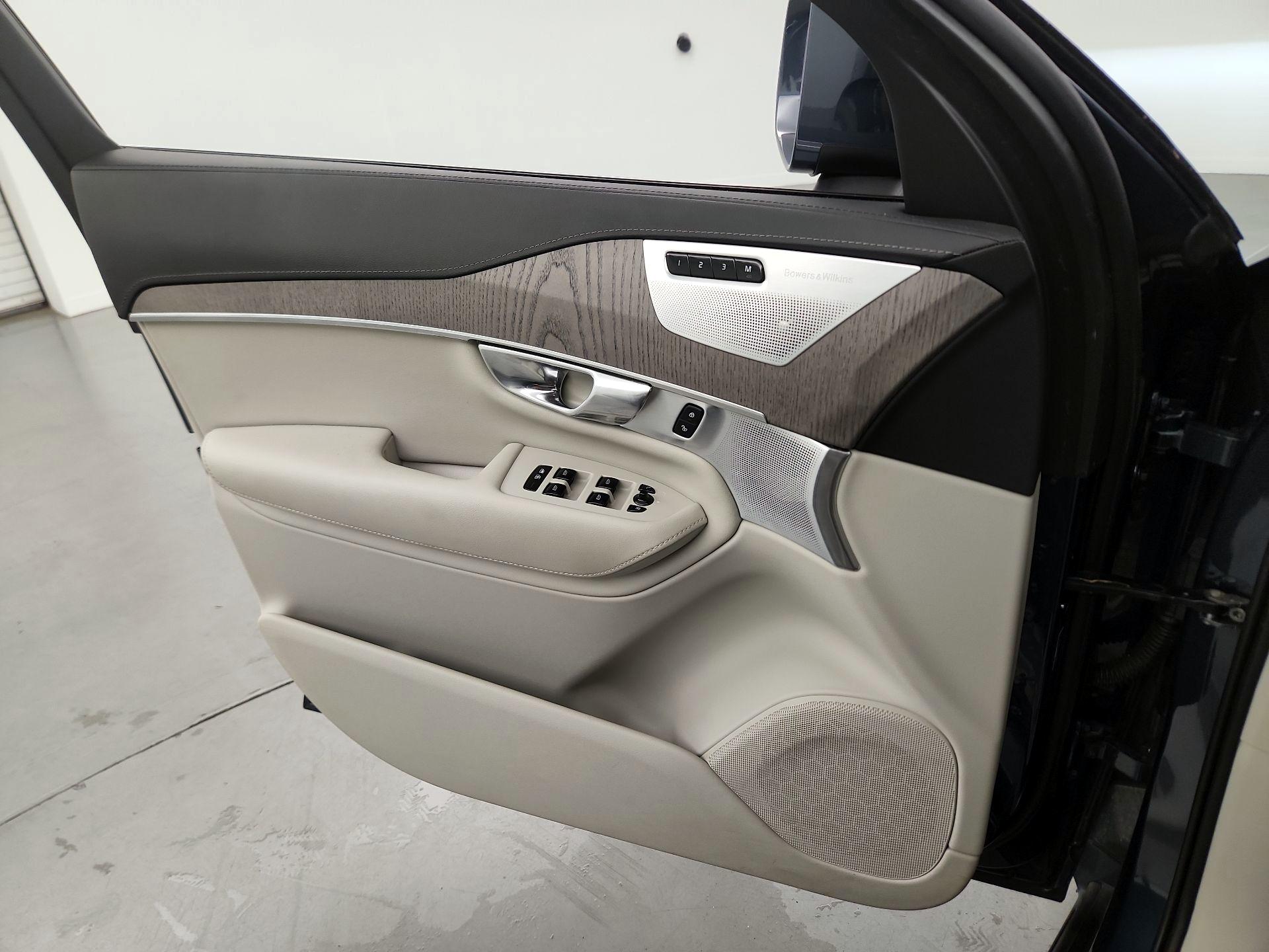 Thumbnail: 2022 Volvo XC90 - 12