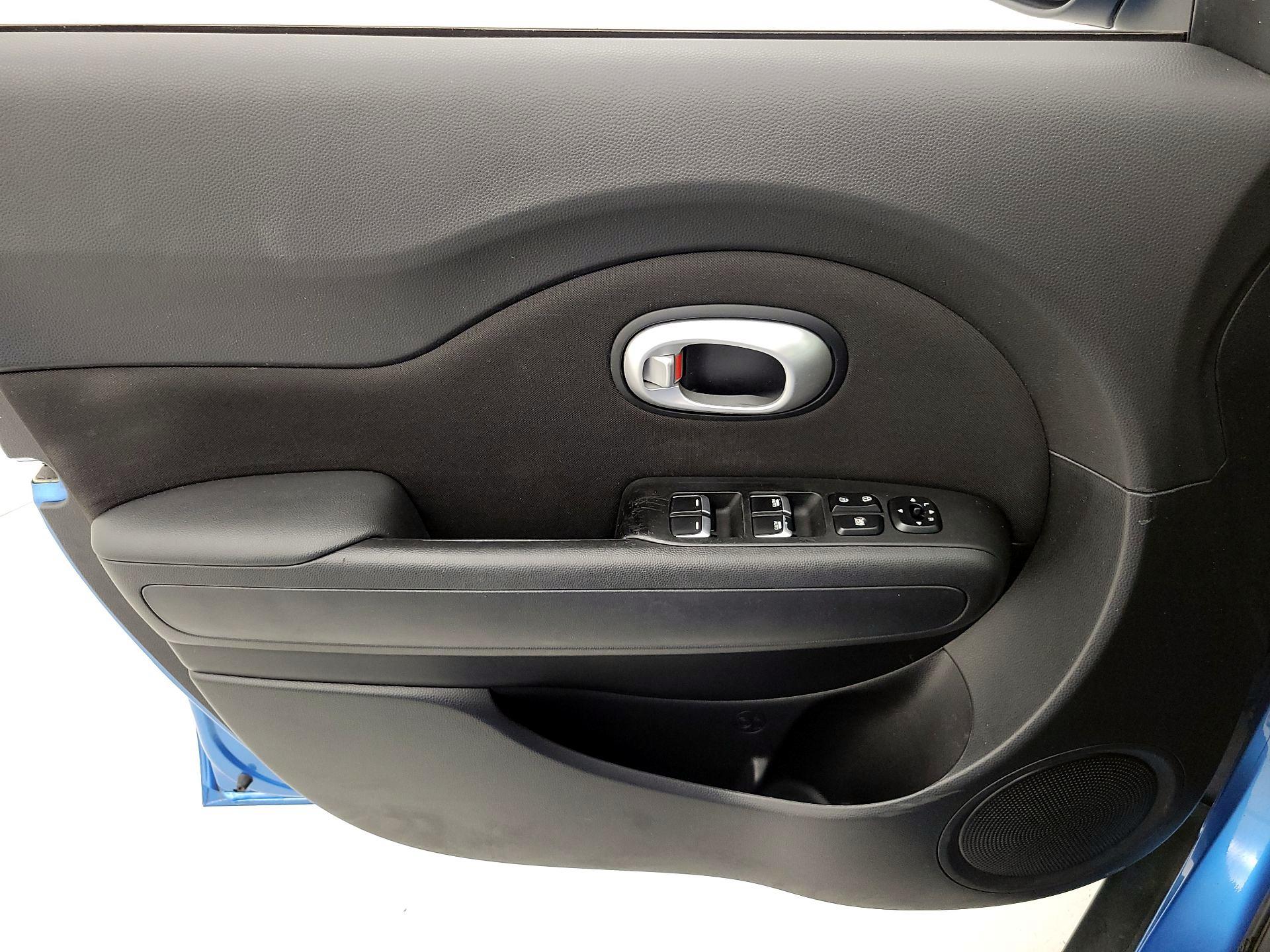 Thumbnail: 2018 Kia Soul - 12