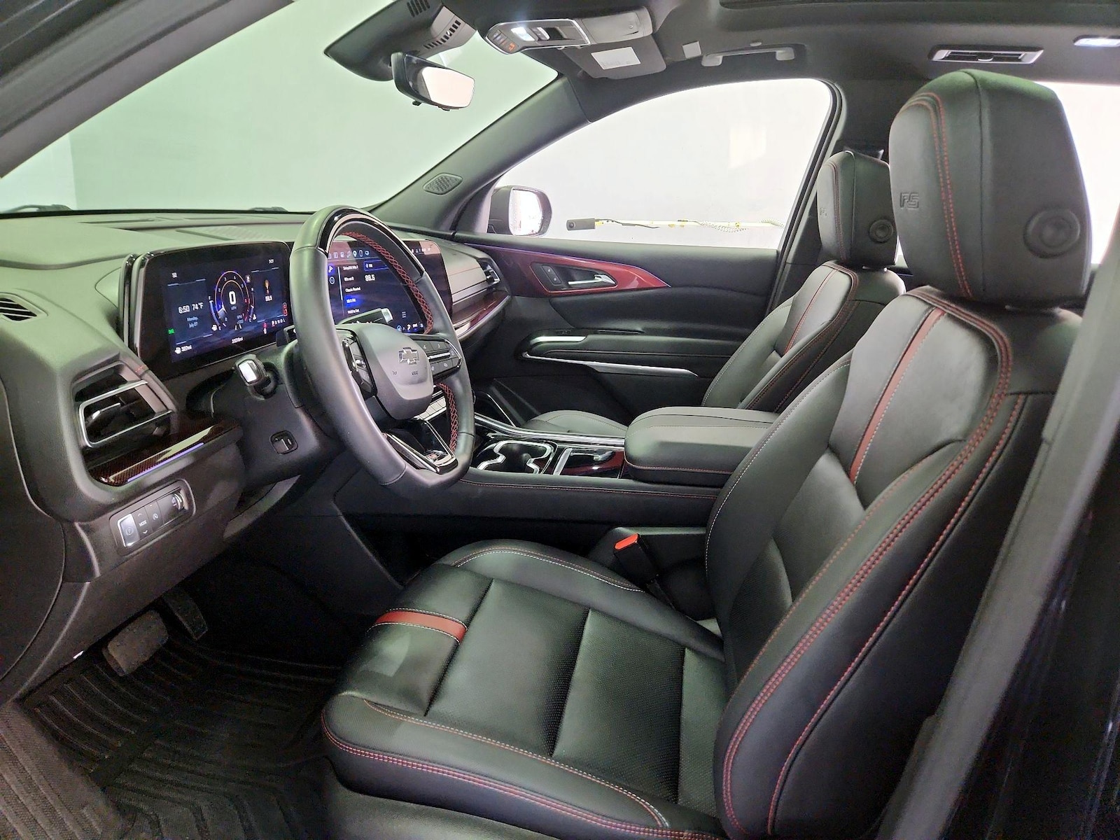 2025 Chevrolet Traverse RS - Photo 12