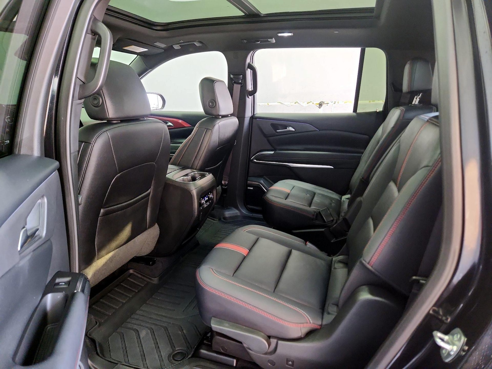 2025 Chevrolet Traverse RS - Photo 22