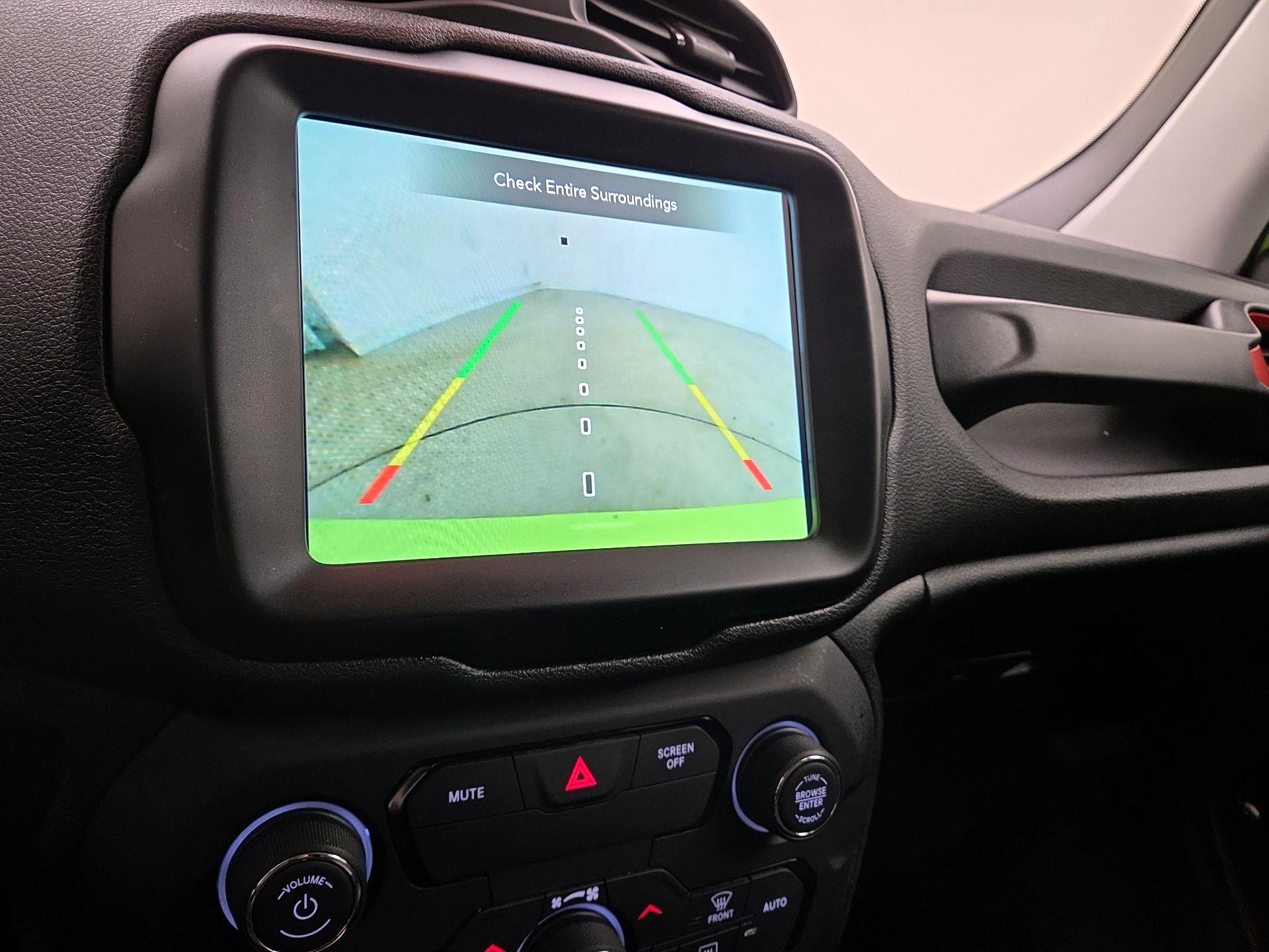 Thumbnail: 2018 Jeep Renegade - 15