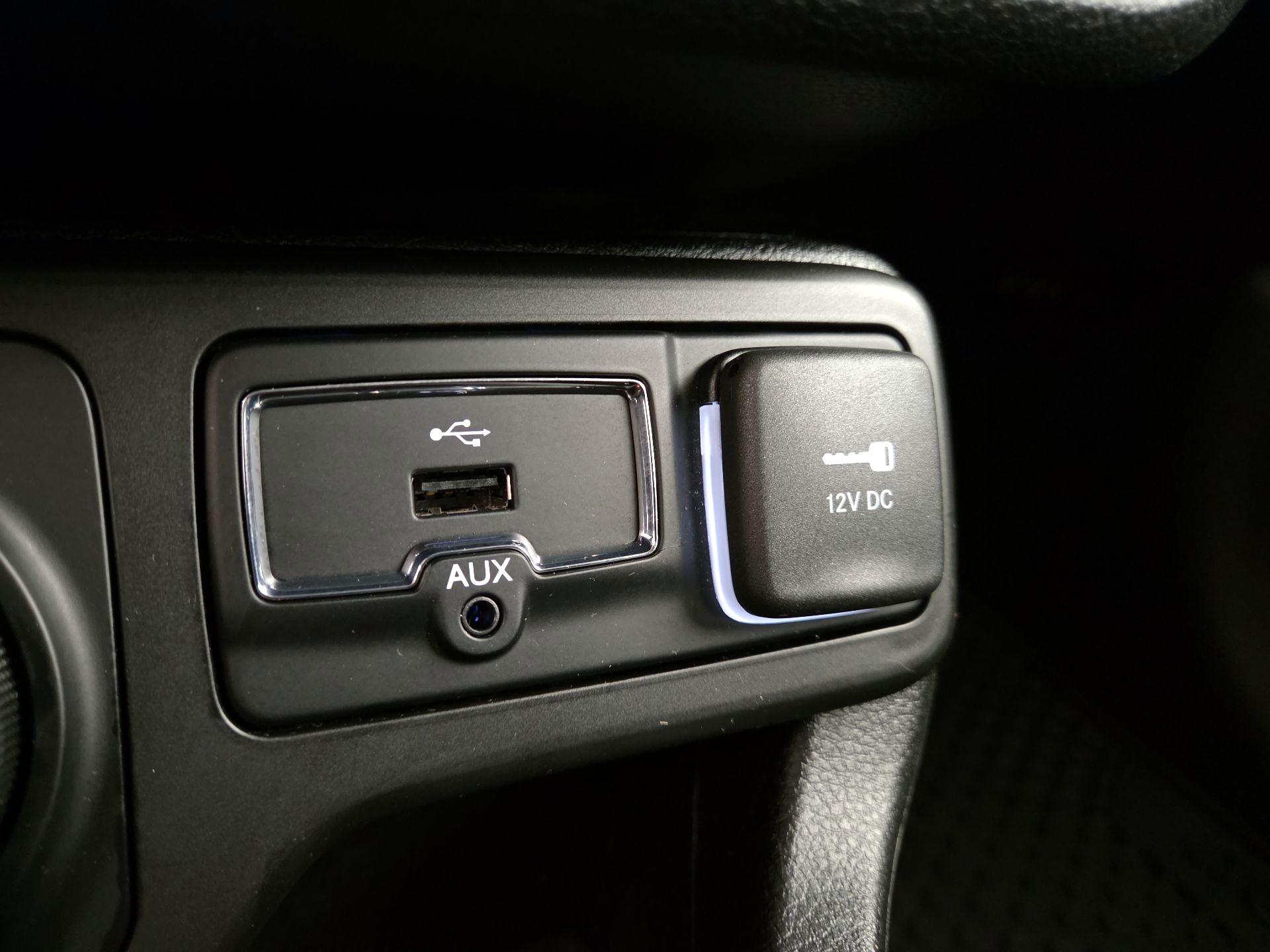 Thumbnail: 2018 Jeep Renegade - 19