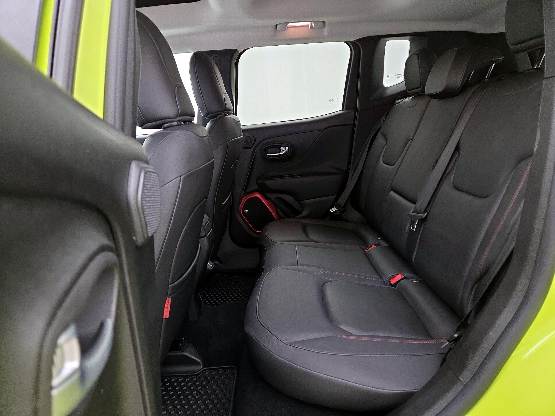 Thumbnail: 2018 Jeep Renegade - 20