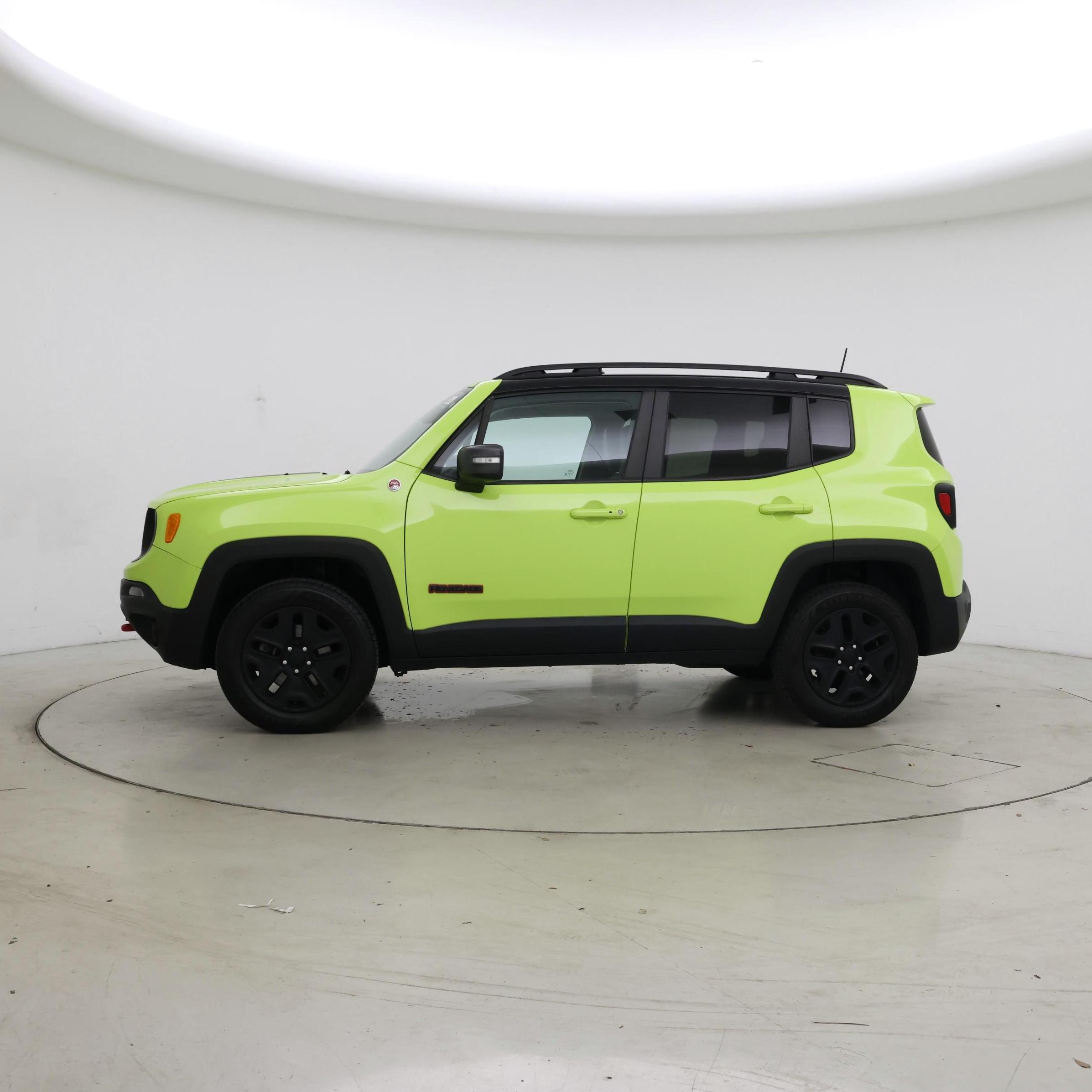 Thumbnail: 2018 Jeep Renegade - 3