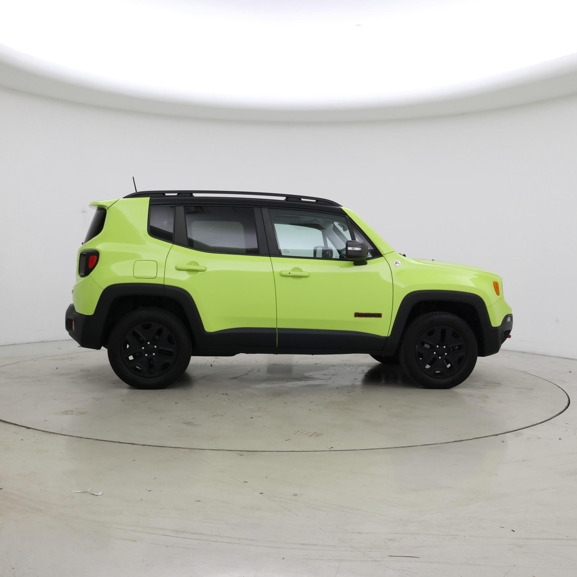 Thumbnail: 2018 Jeep Renegade - 7