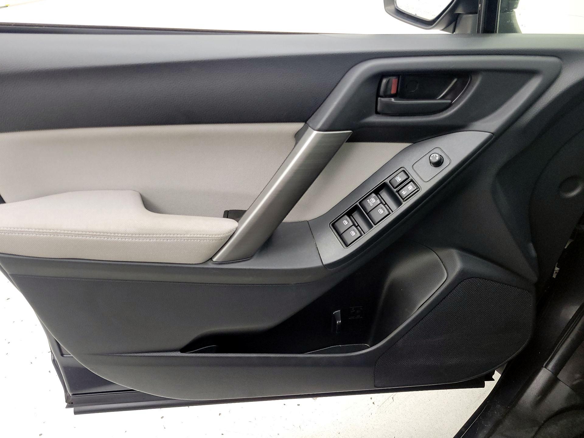 Thumbnail: 2015 Subaru Forester - 12