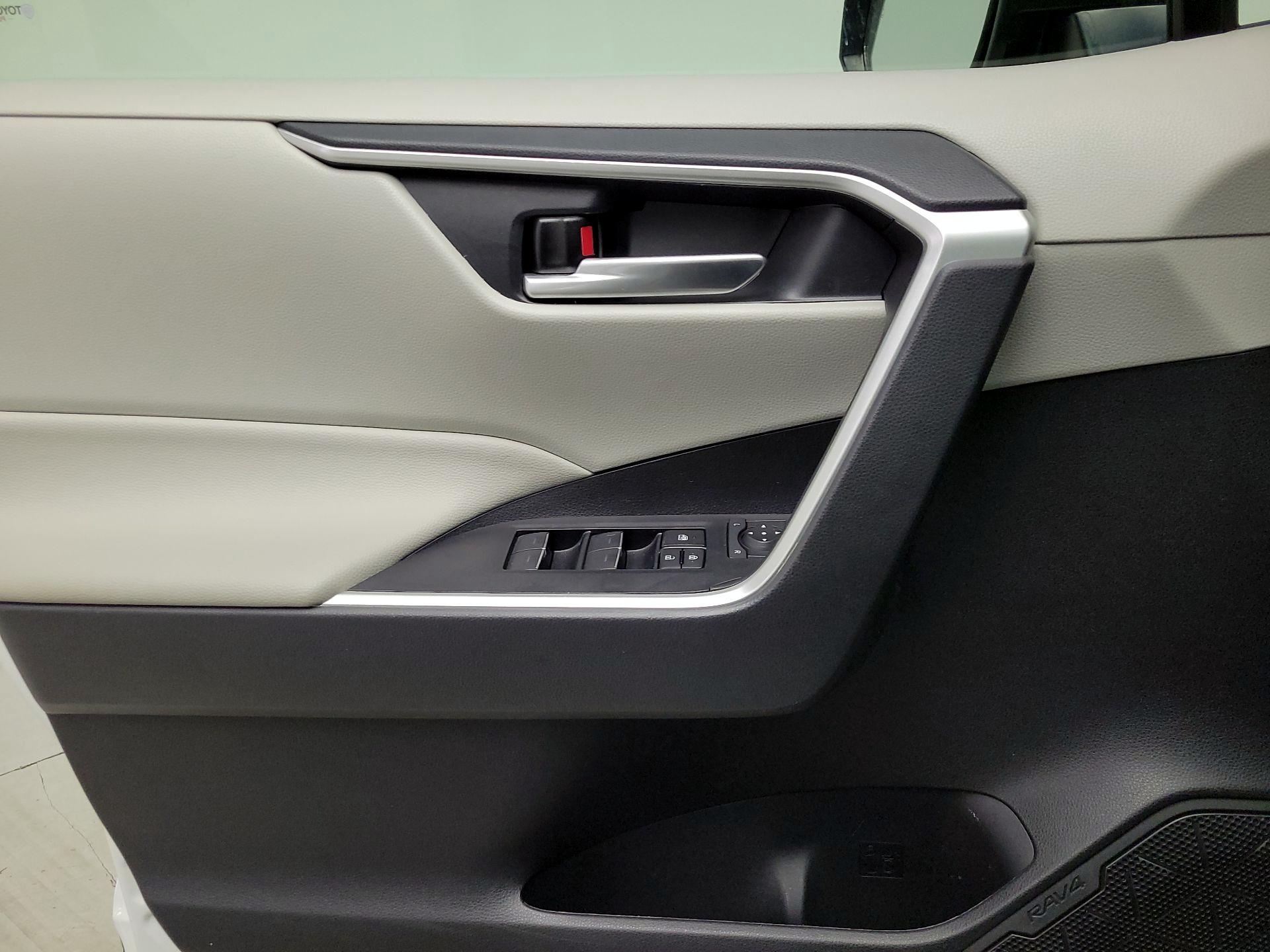 Thumbnail: 2024 Toyota RAV4 - 12