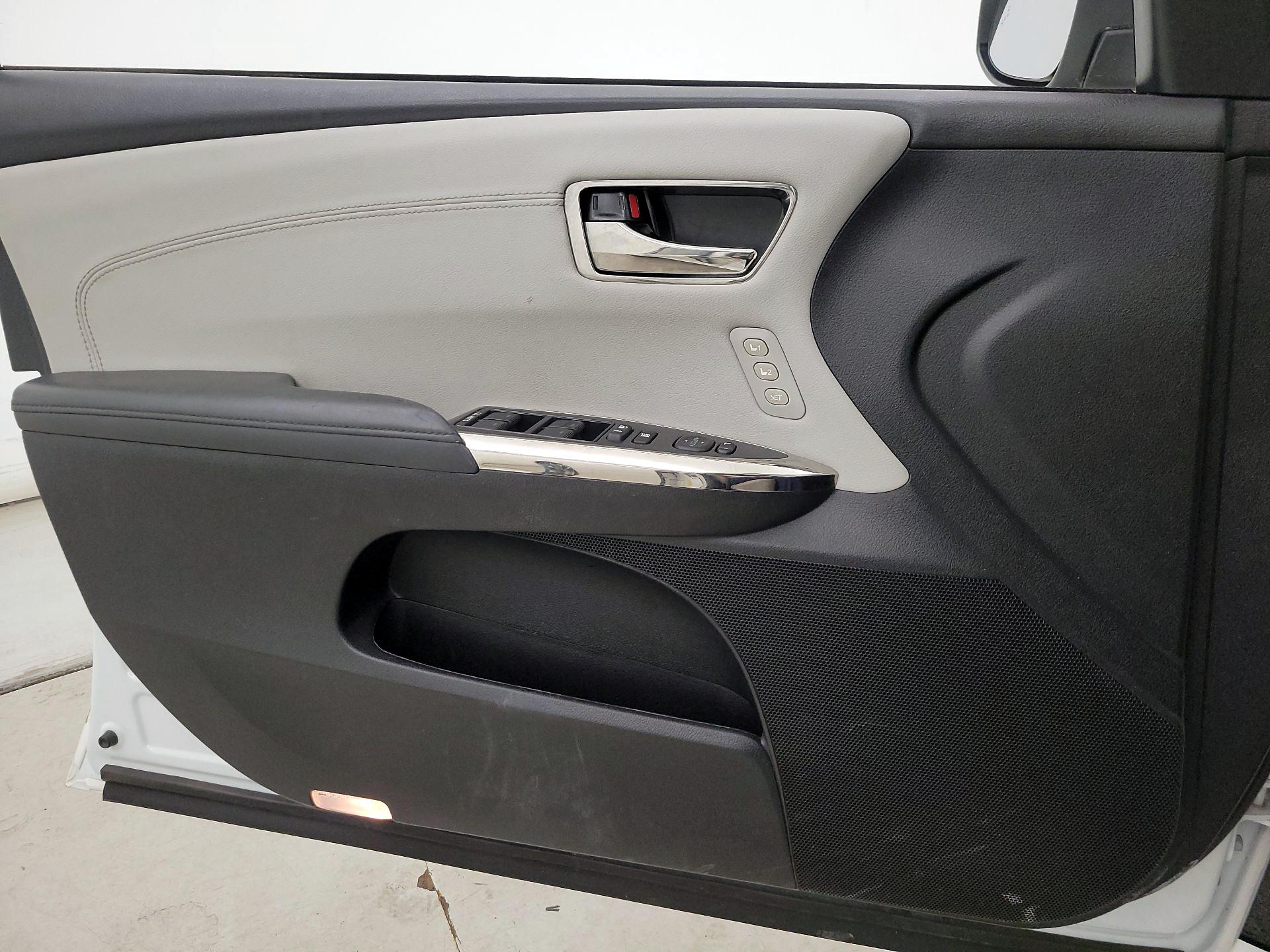 Thumbnail: 2016 Toyota Avalon - 12