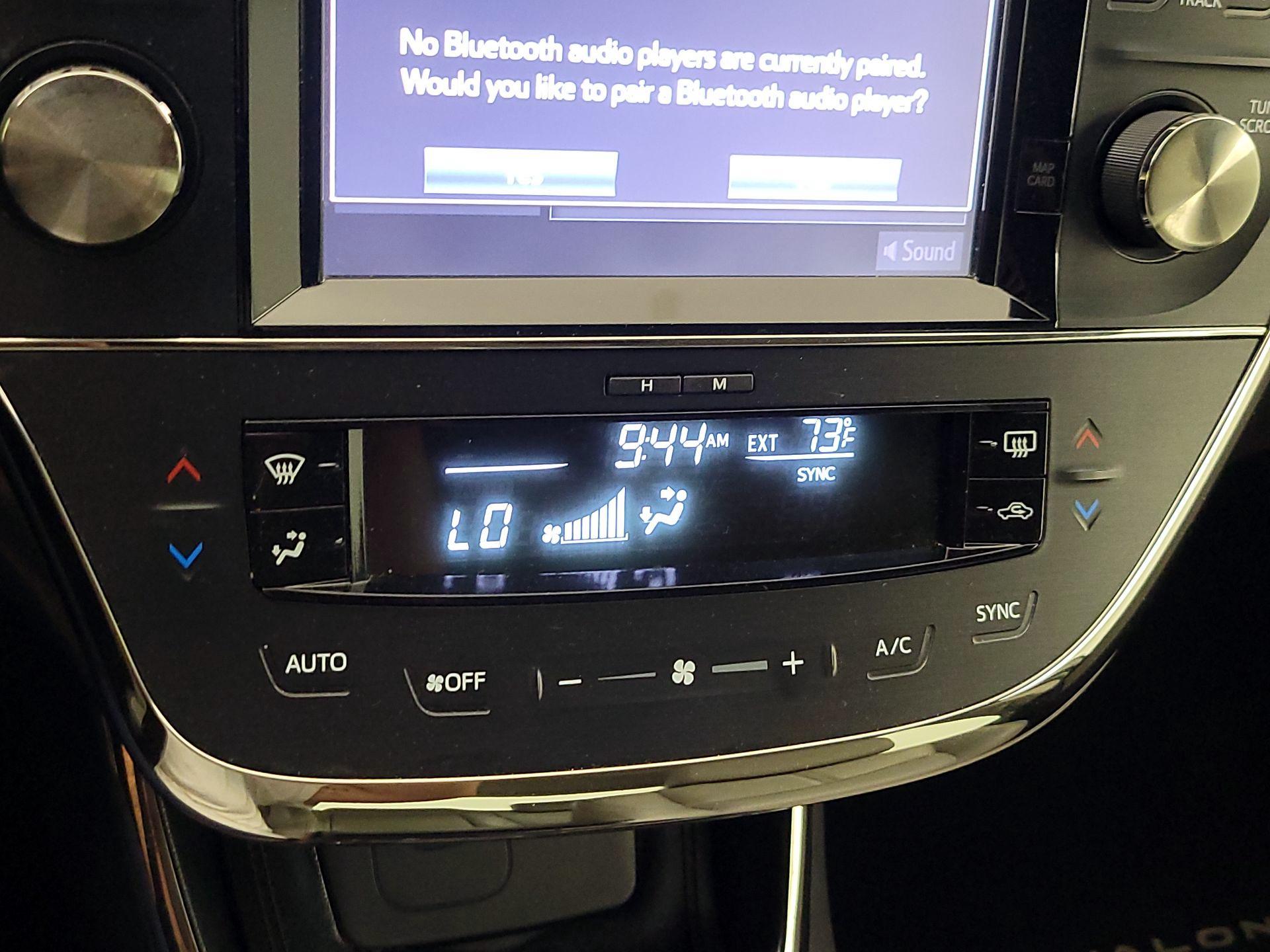 Thumbnail: 2016 Toyota Avalon - 16