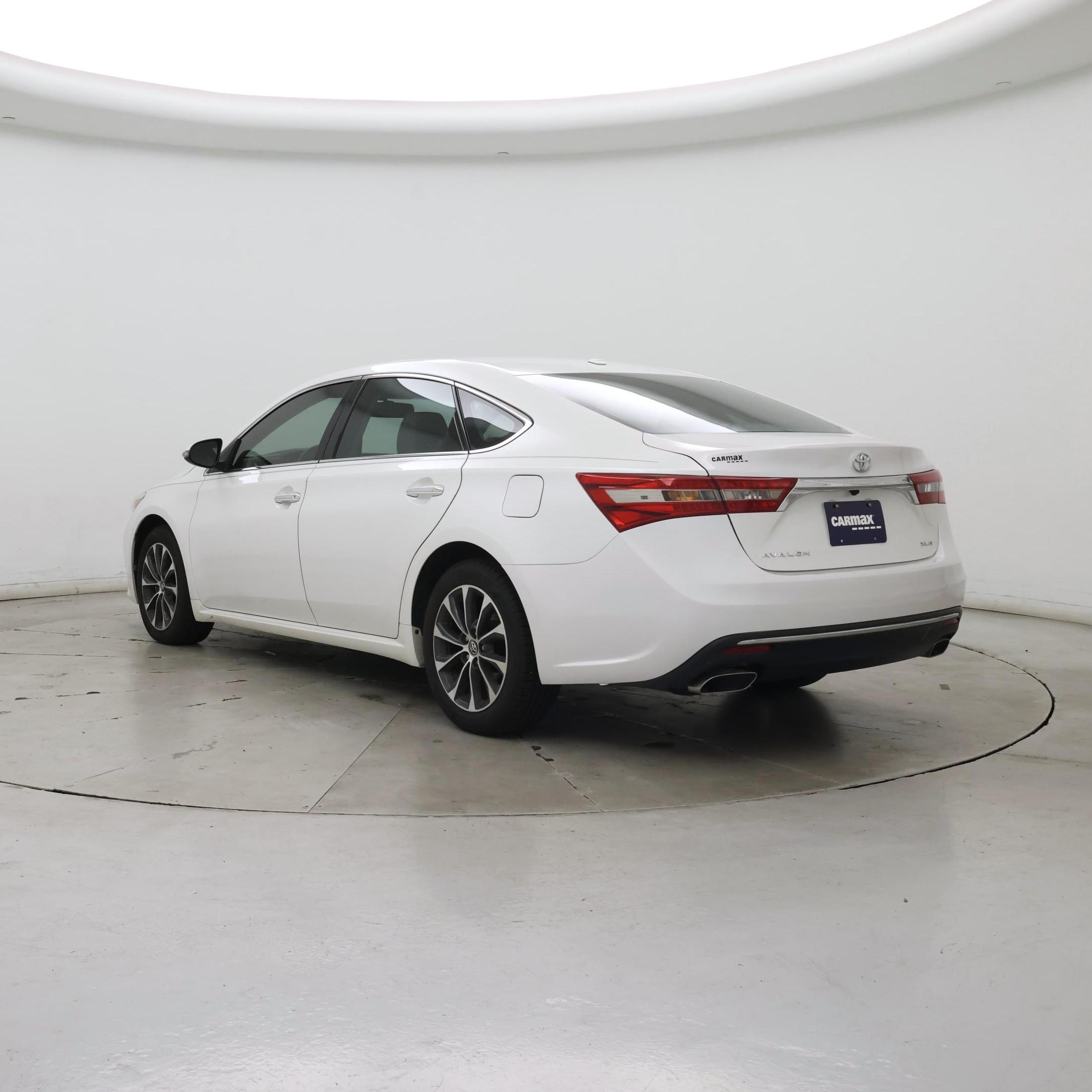 Thumbnail: 2016 Toyota Avalon - 2