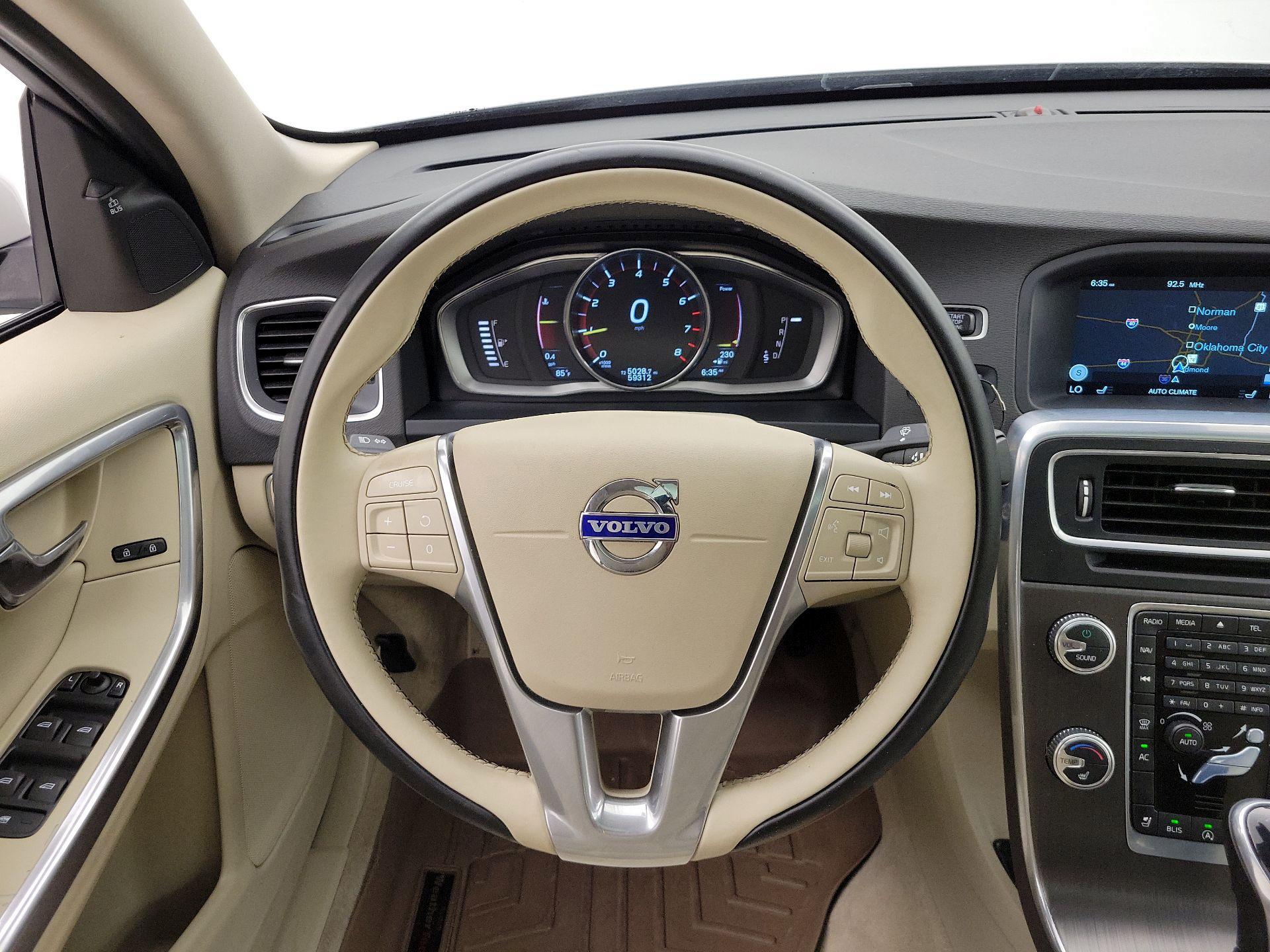 Thumbnail: 2016 Volvo S60 - 10