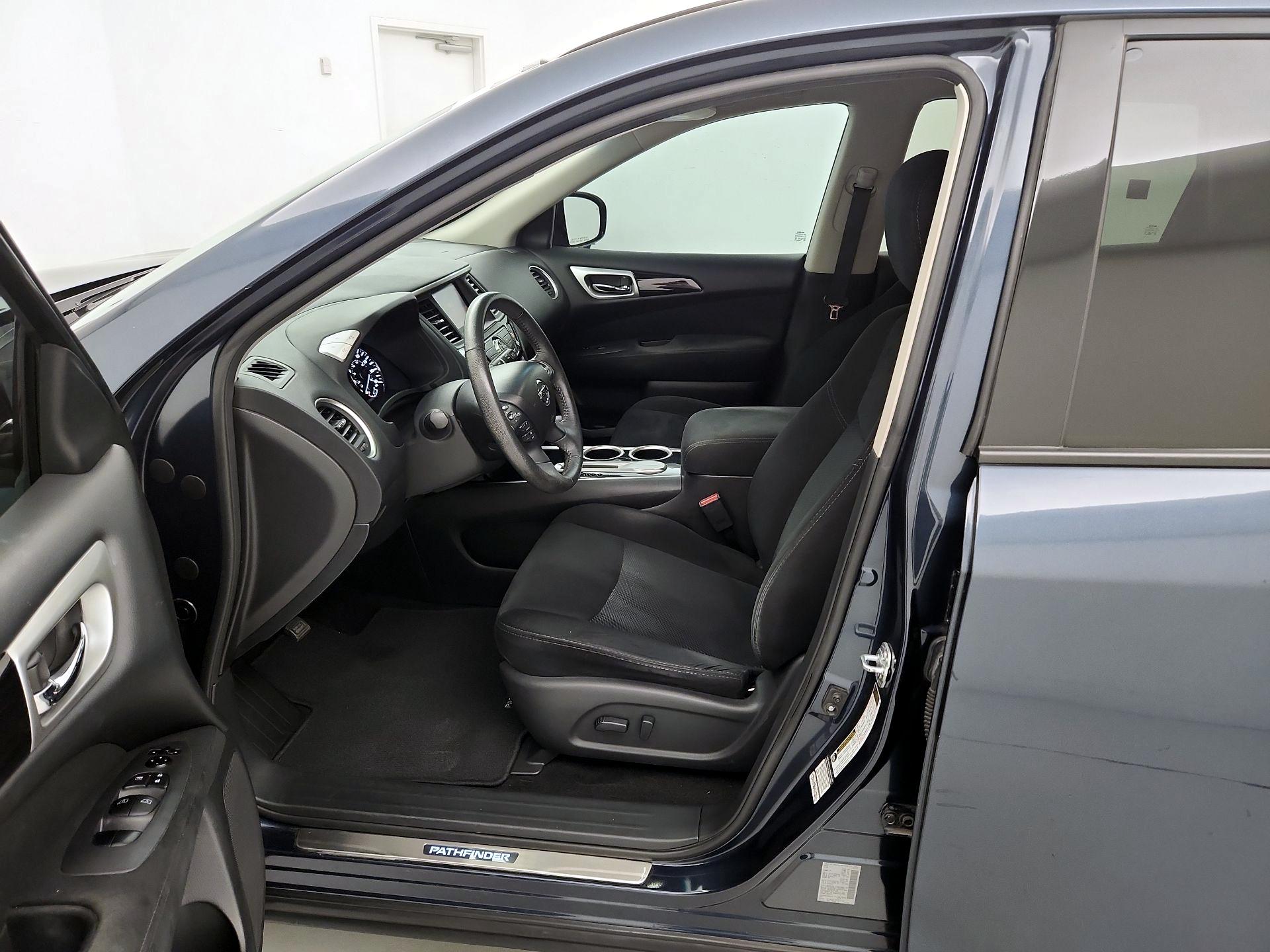 Thumbnail: 2015 Nissan Pathfinder - 11