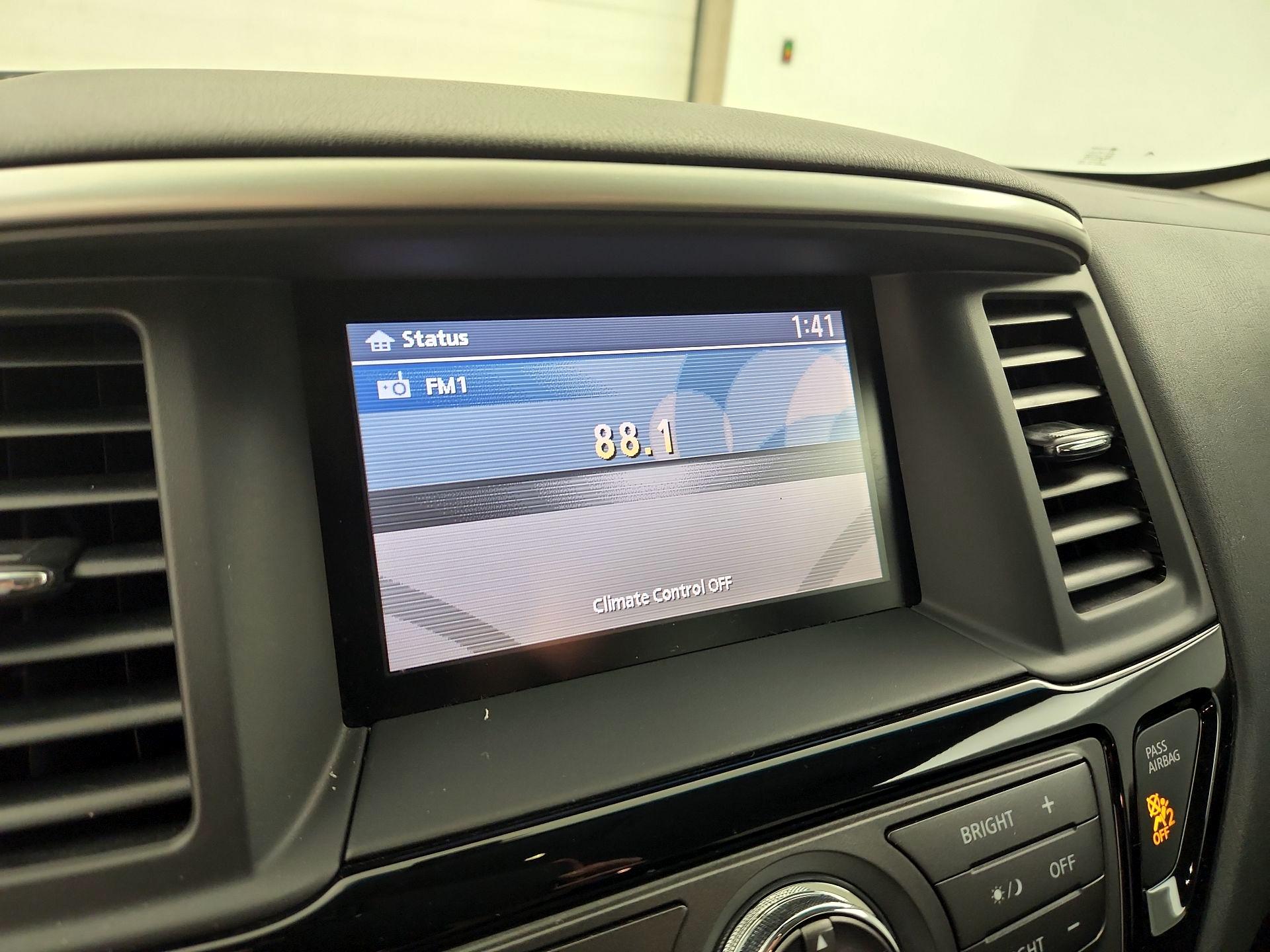 Thumbnail: 2015 Nissan Pathfinder - 15