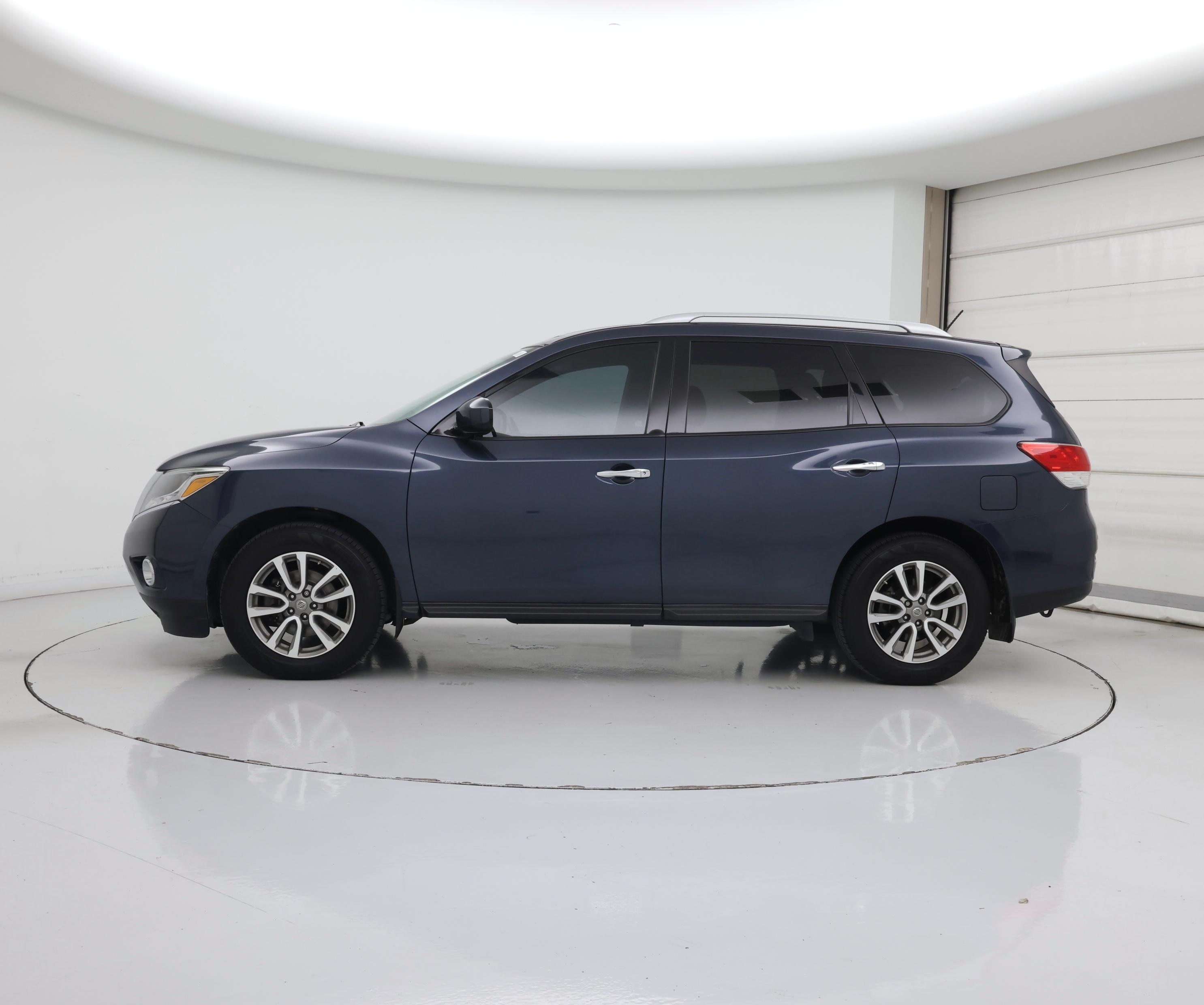 Thumbnail: 2015 Nissan Pathfinder - 3