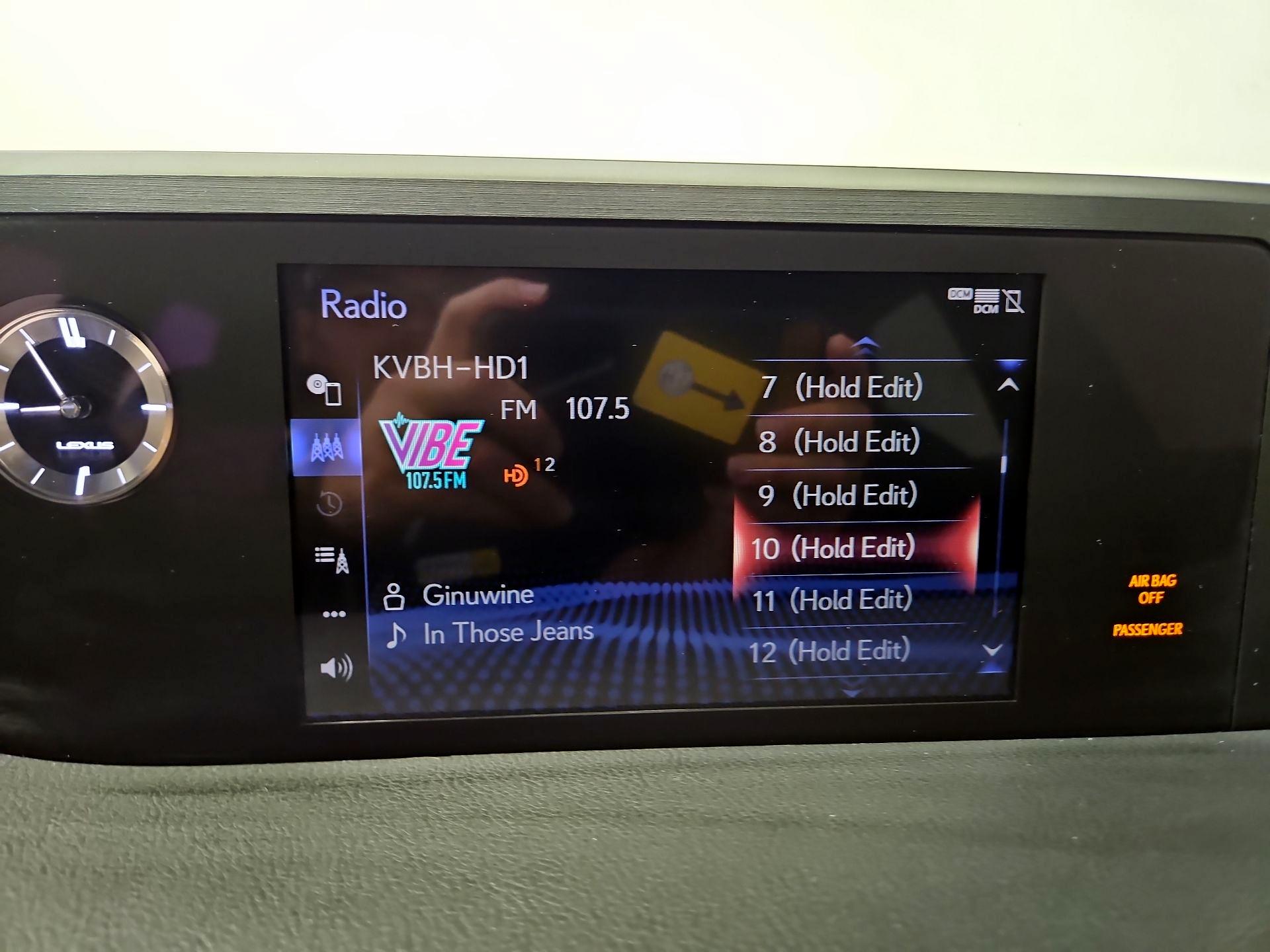 Thumbnail: 2021 Lexus ES - 14