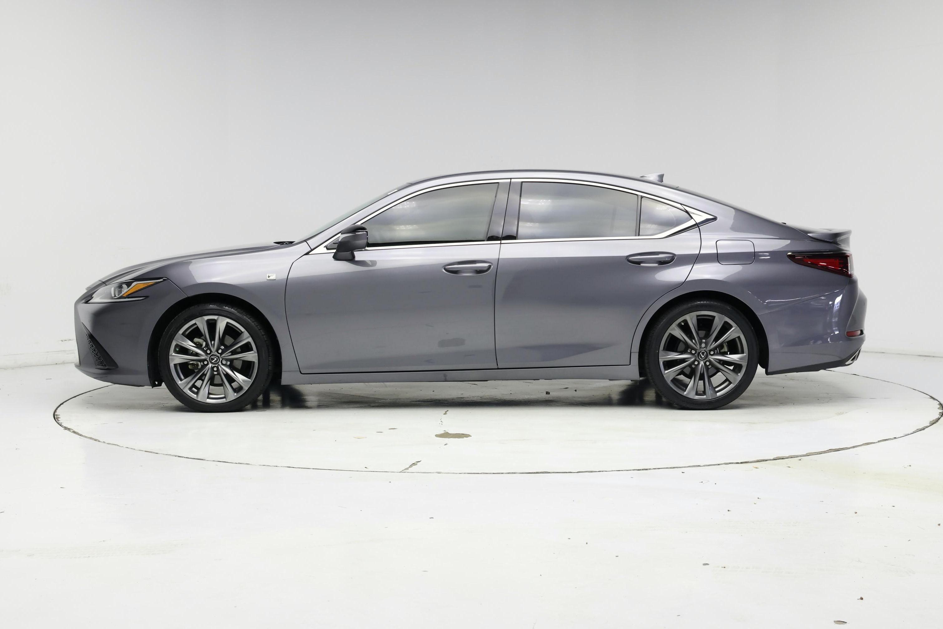 Thumbnail: 2021 Lexus ES - 3
