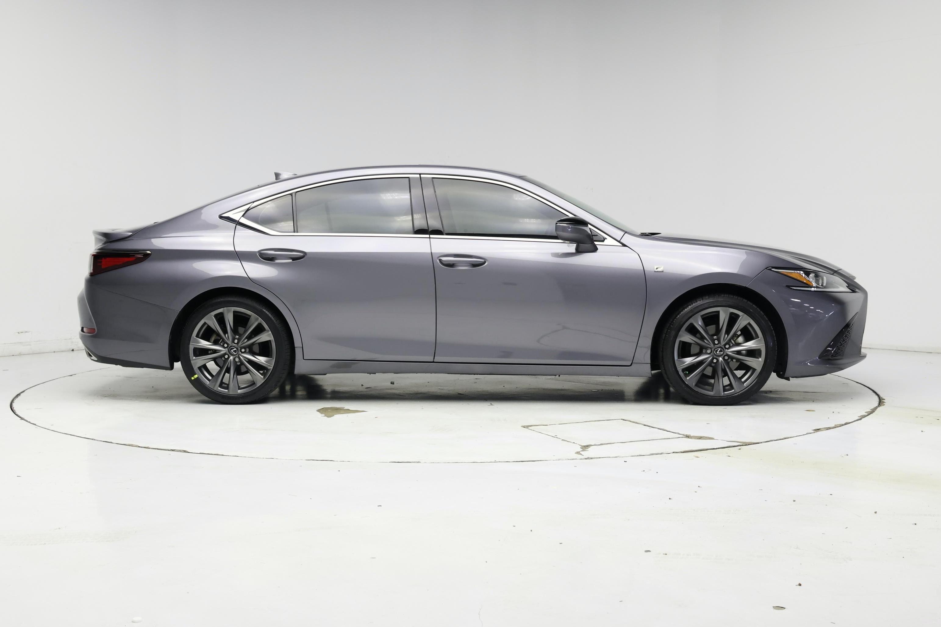 Thumbnail: 2021 Lexus ES - 7