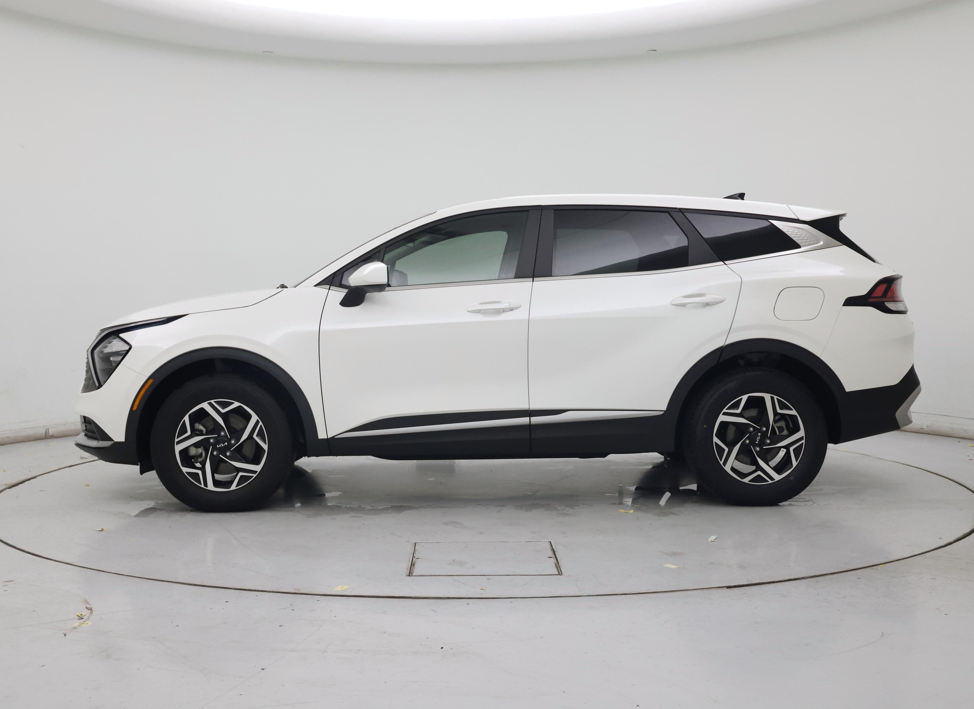 Thumbnail: 2023 Kia Sportage - 3