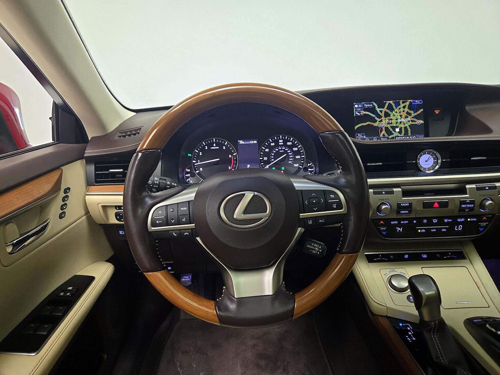 Thumbnail: 2016 Lexus ES - 10
