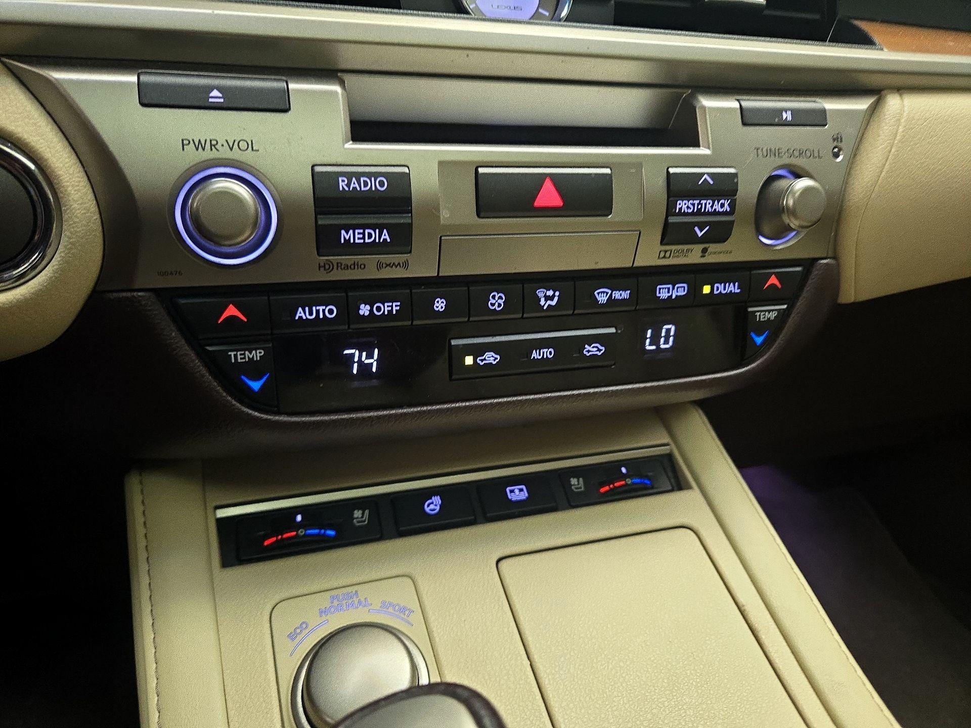 Thumbnail: 2016 Lexus ES - 17