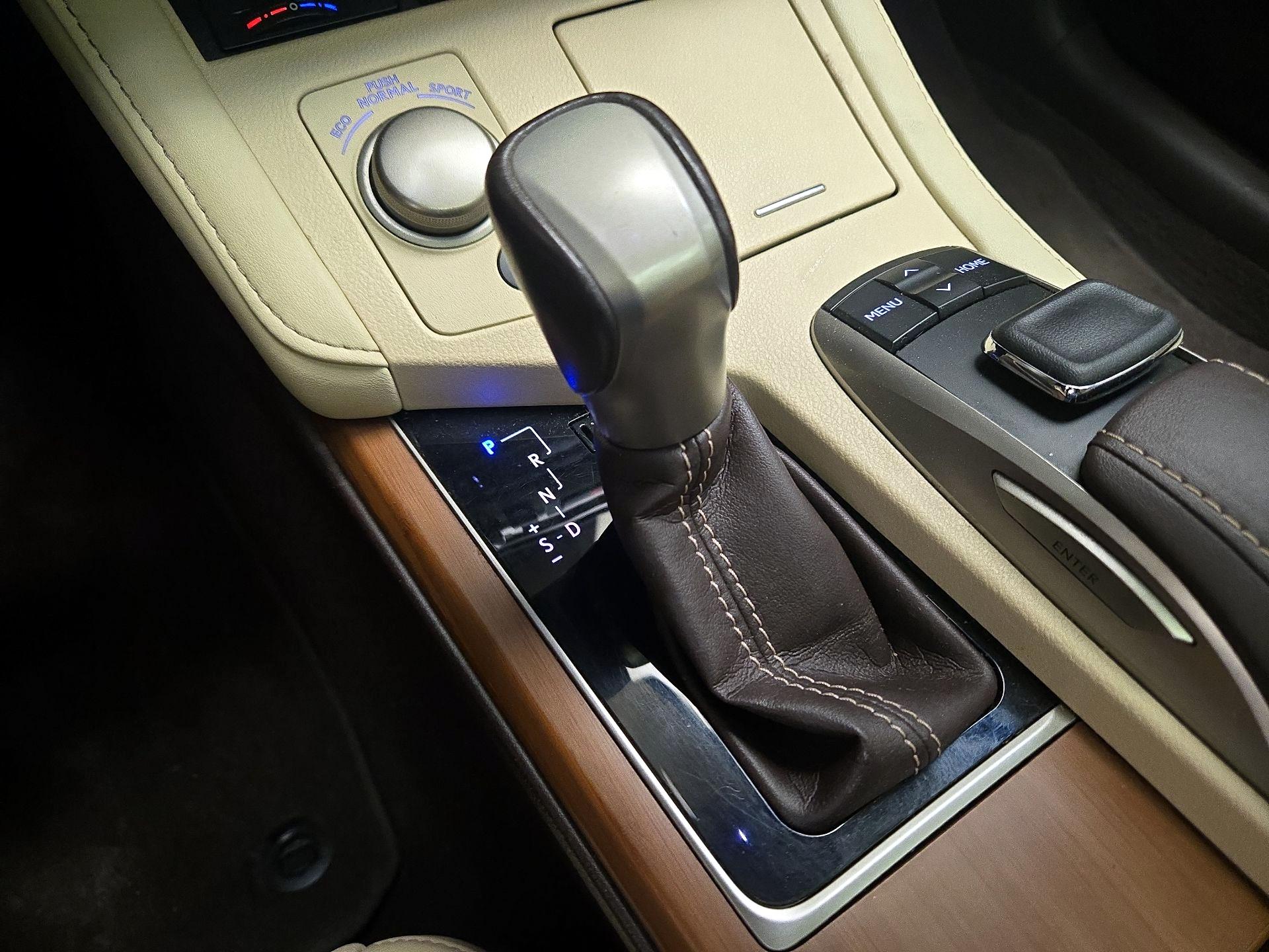 Thumbnail: 2016 Lexus ES - 18