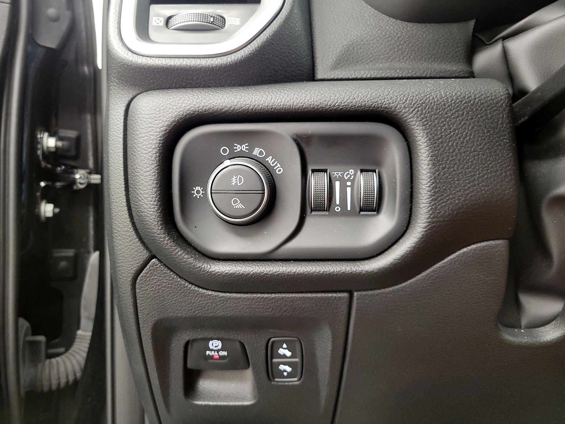 Thumbnail: 2025 RAM 1500 - 13