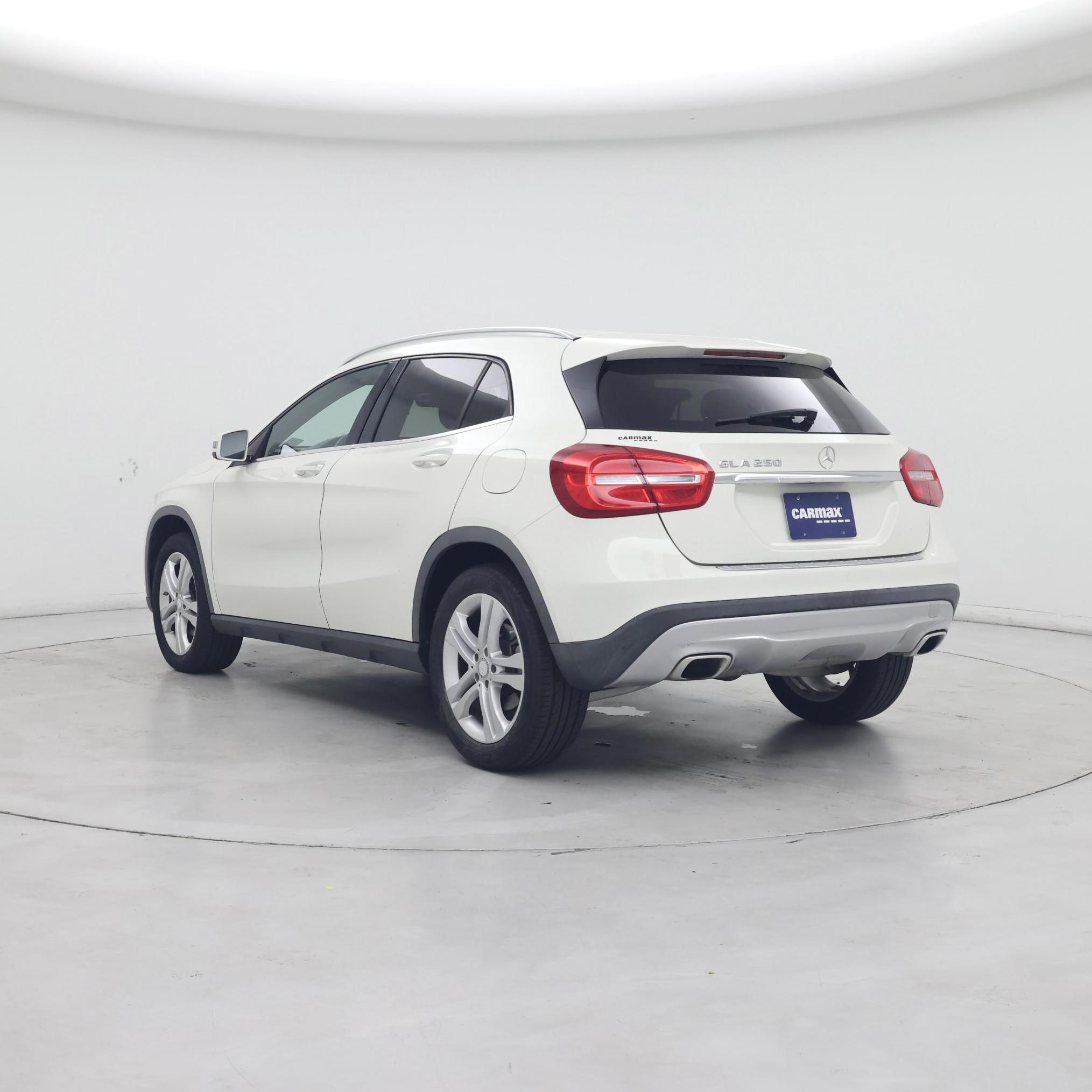 Thumbnail: 2016 Mercedes-Benz GLA - 2
