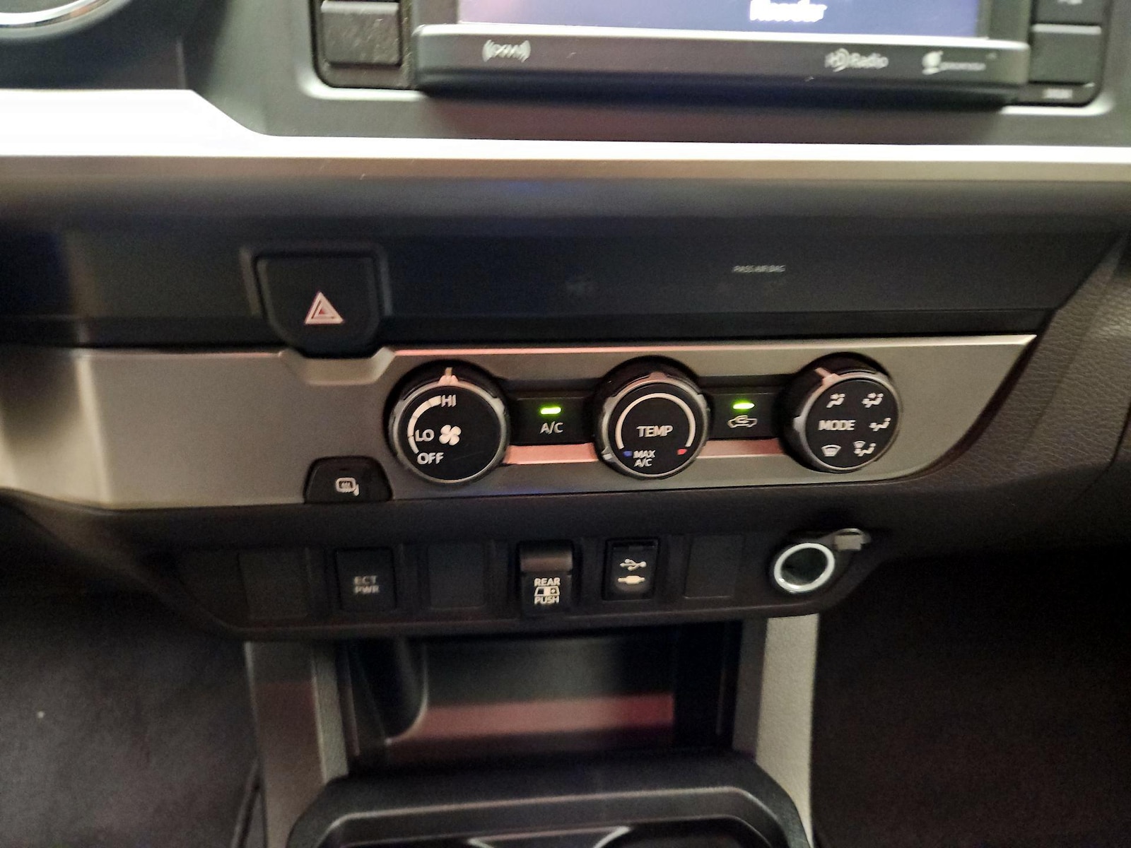 2019 Toyota Tacoma SR5 - Photo 17