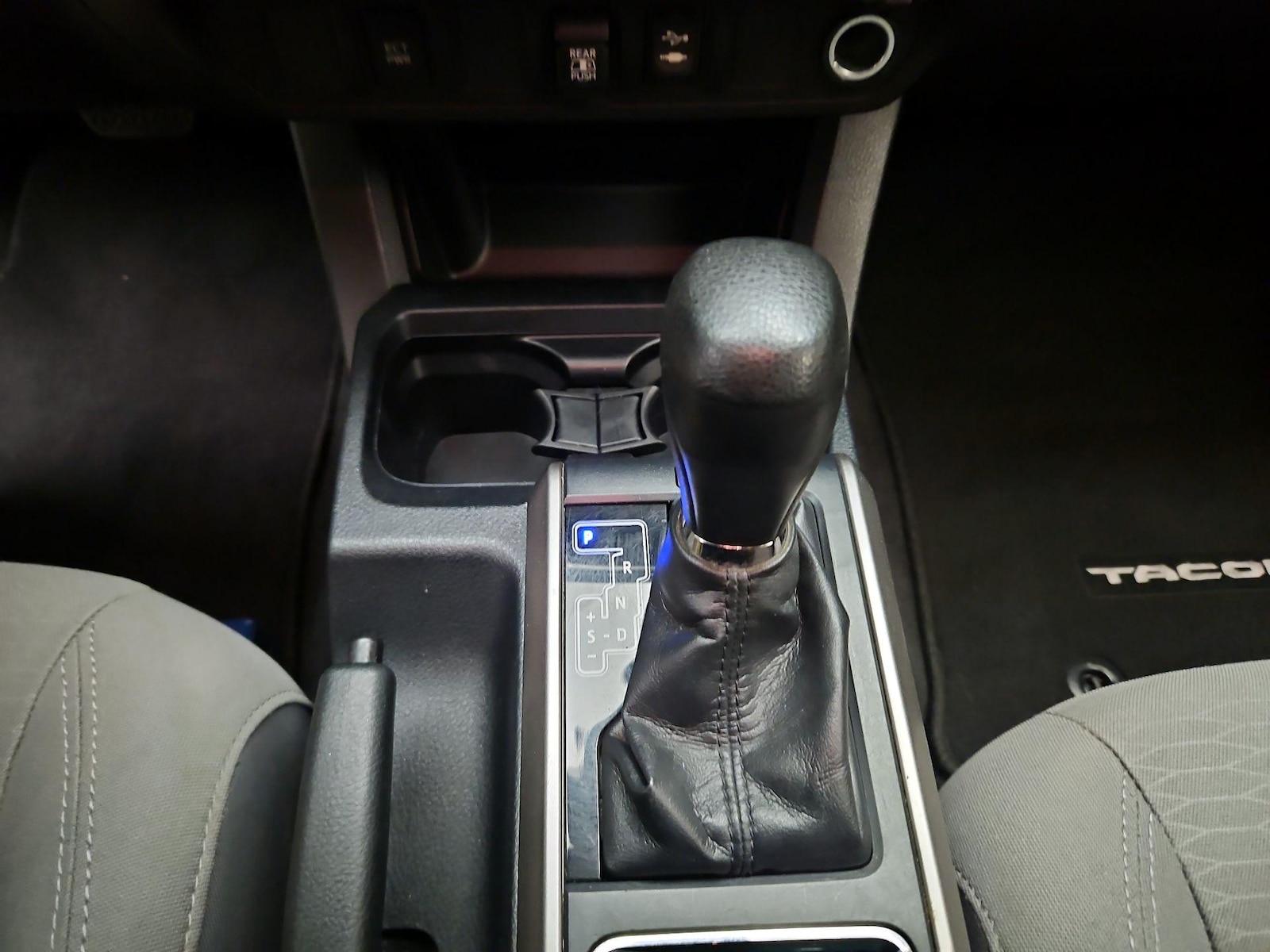 2019 Toyota Tacoma SR5 - Photo 18