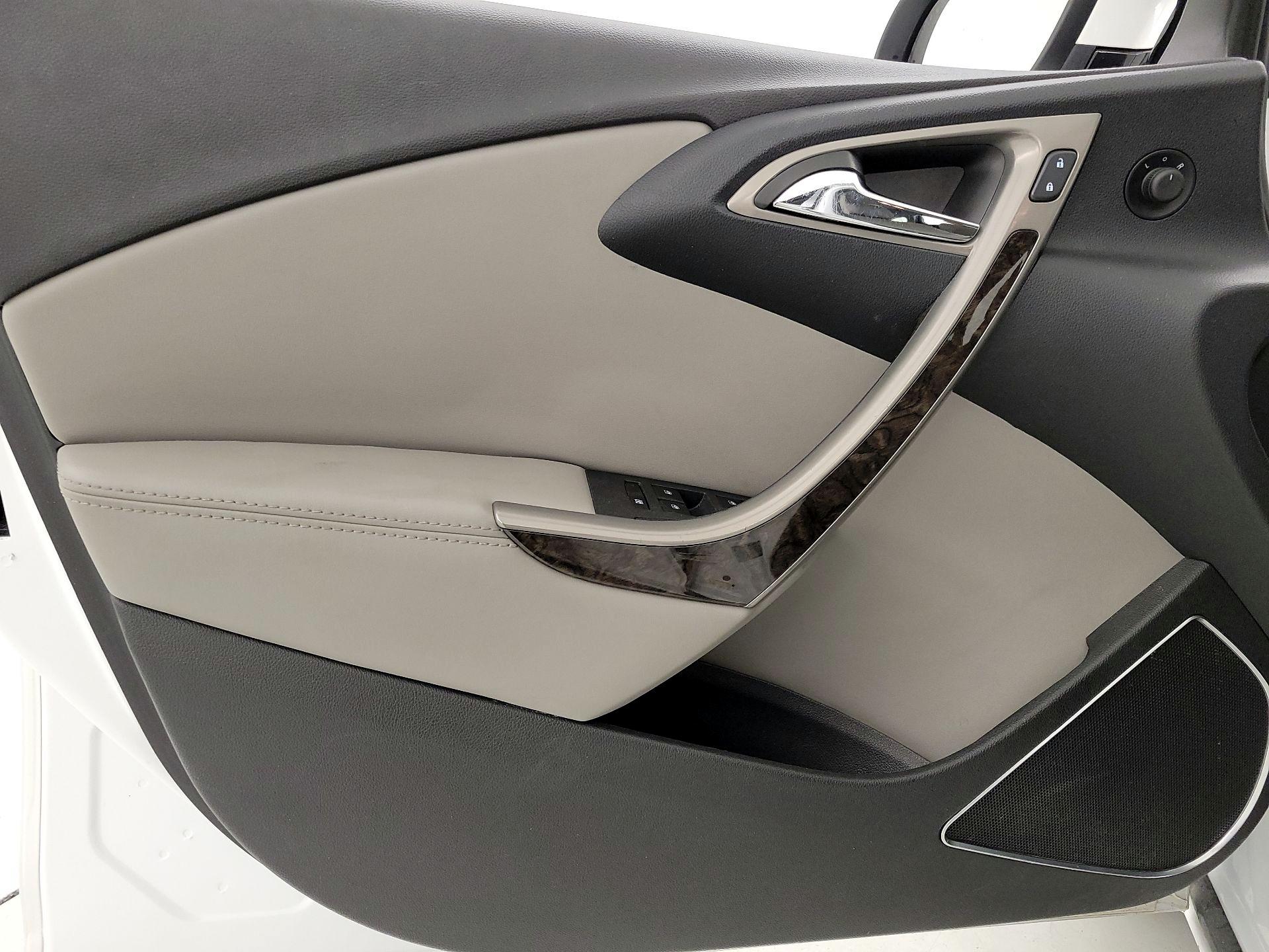 Thumbnail: 2015 Buick Verano - 12