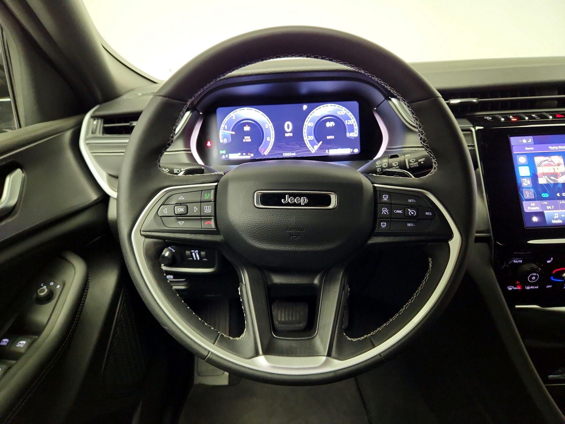 Thumbnail: 2024 Jeep Grand Cherokee - 10