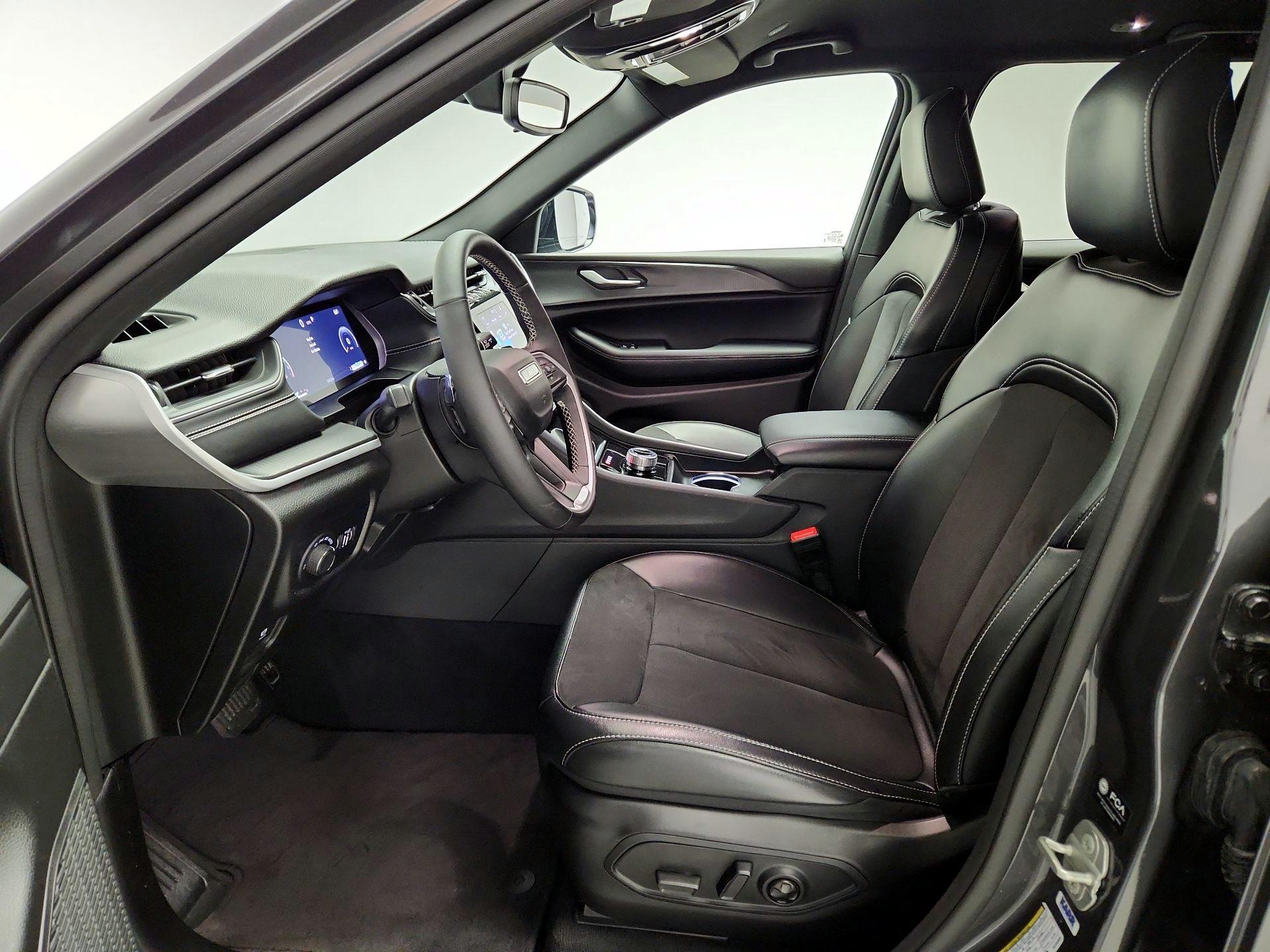 Thumbnail: 2024 Jeep Grand Cherokee - 11