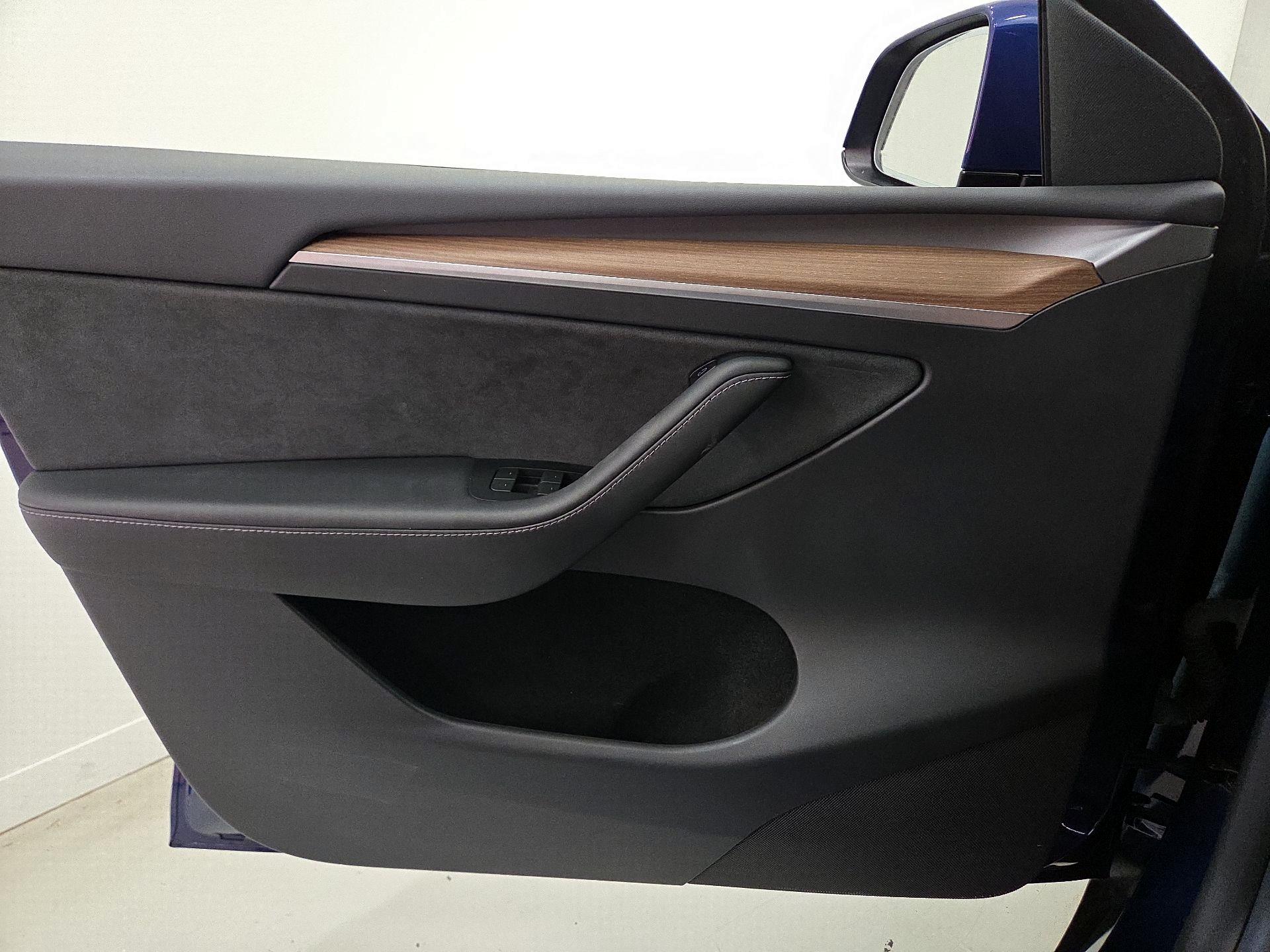 Thumbnail: 2023 Tesla Model Y - 12