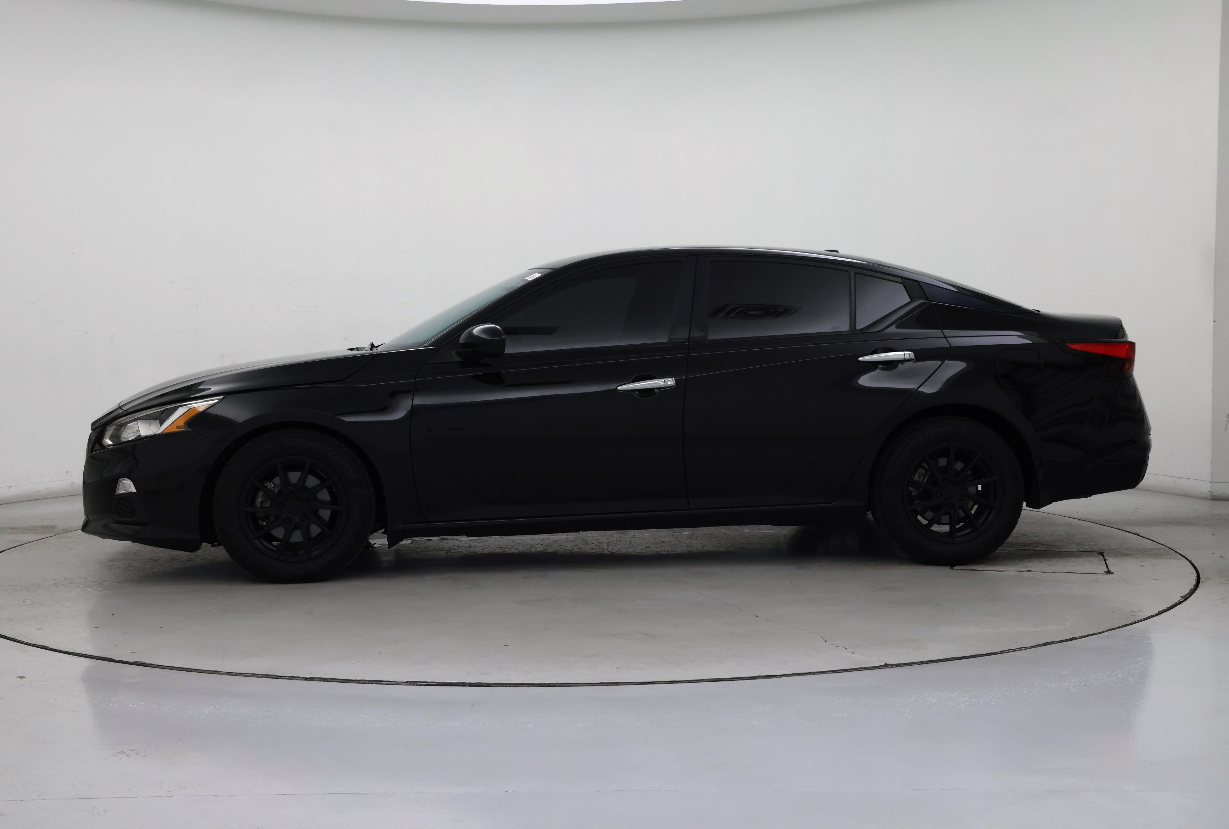 Thumbnail: 2020 Nissan Altima - 3
