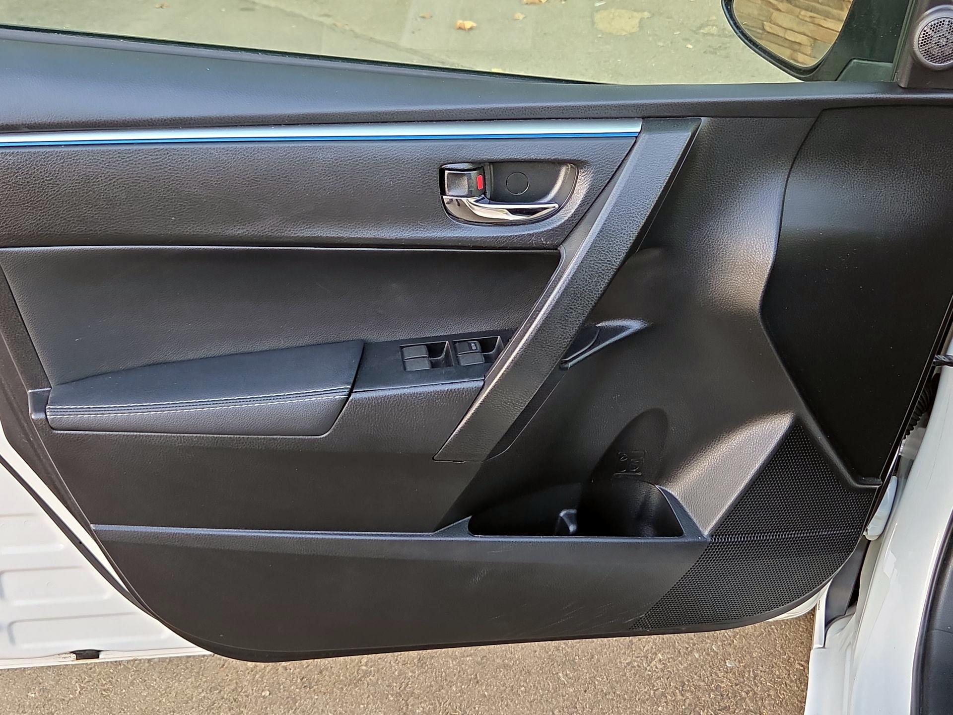 Thumbnail: 2016 Toyota Corolla - 10