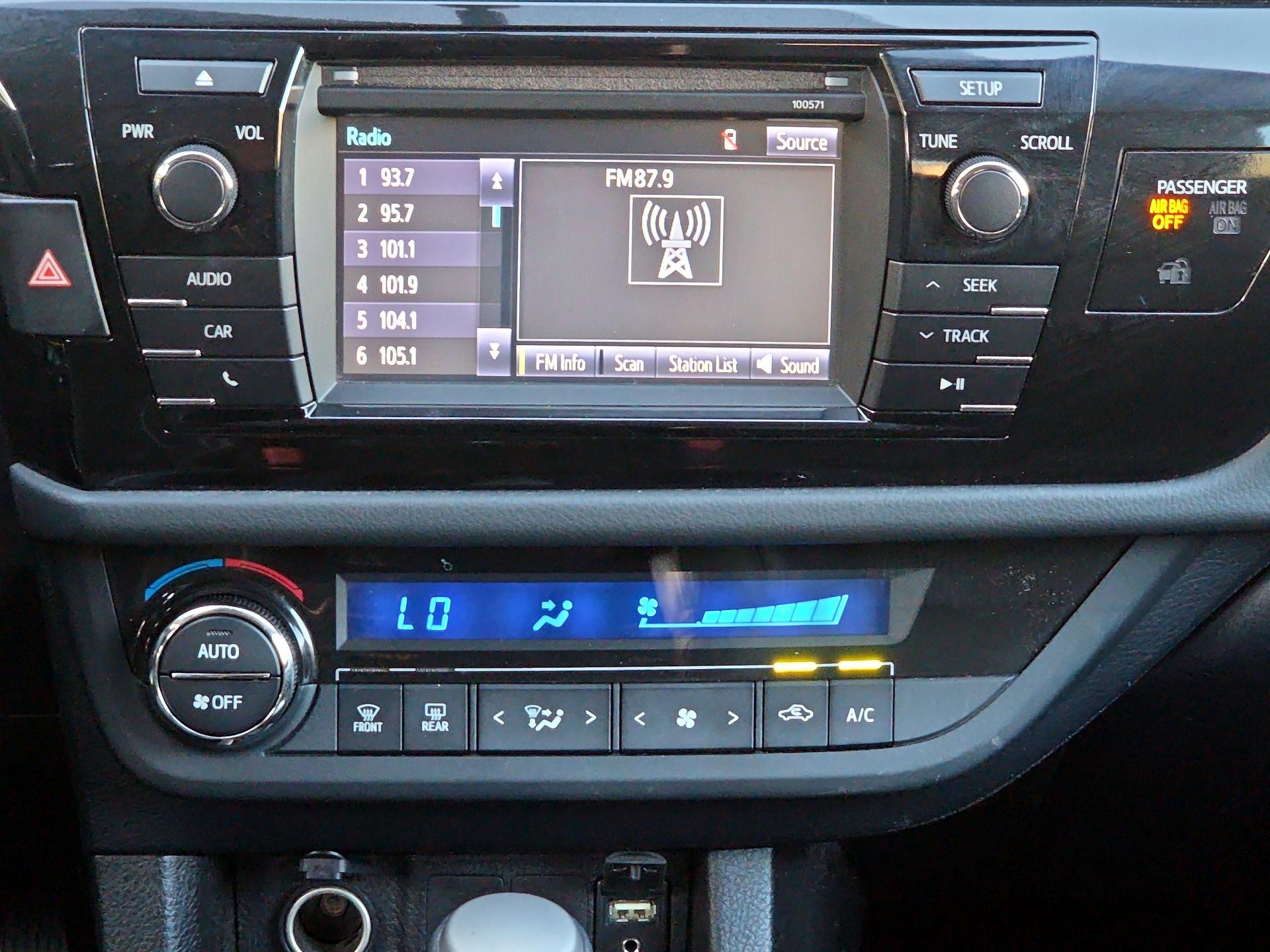 Thumbnail: 2016 Toyota Corolla - 13