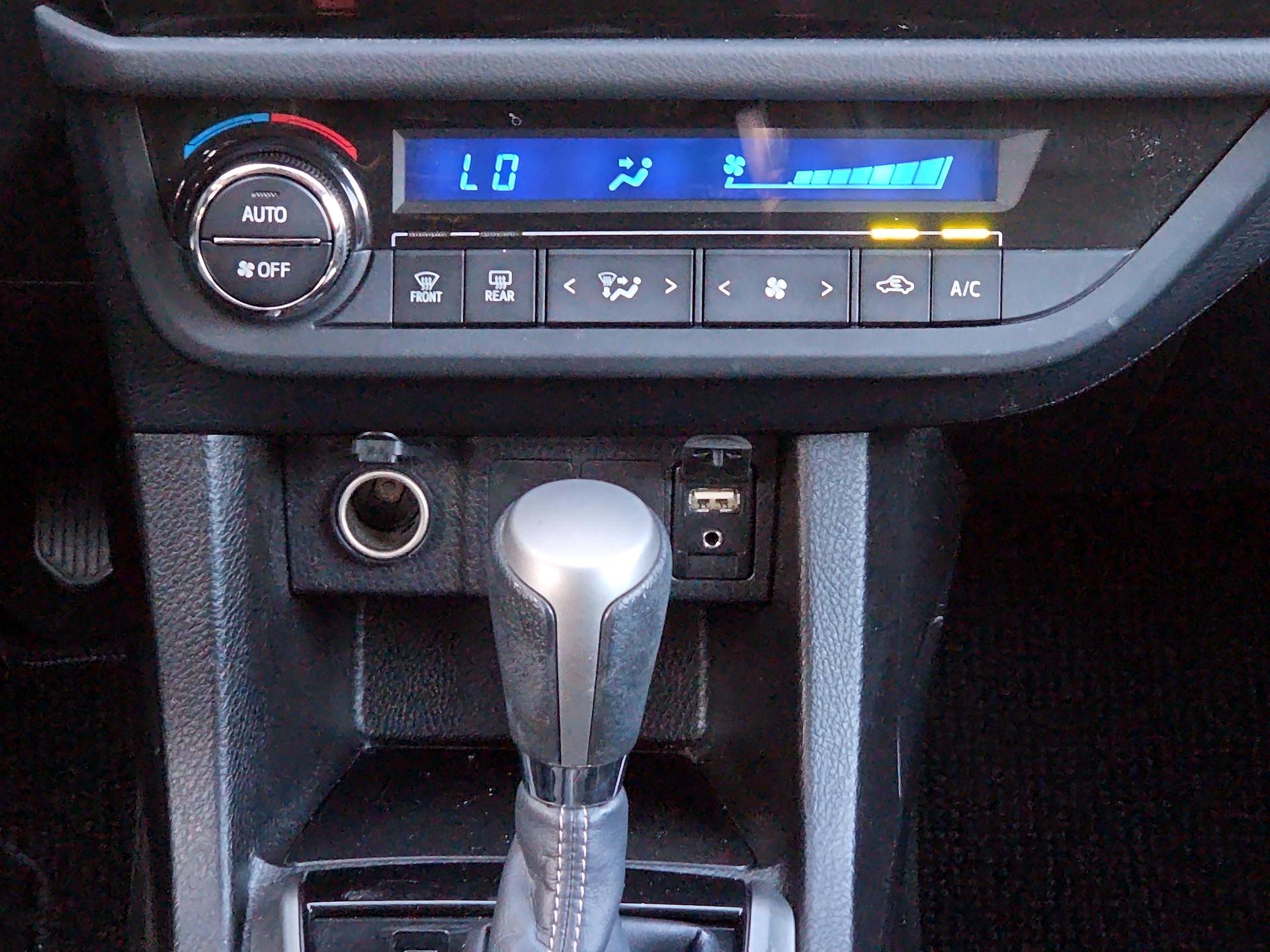 Thumbnail: 2016 Toyota Corolla - 14