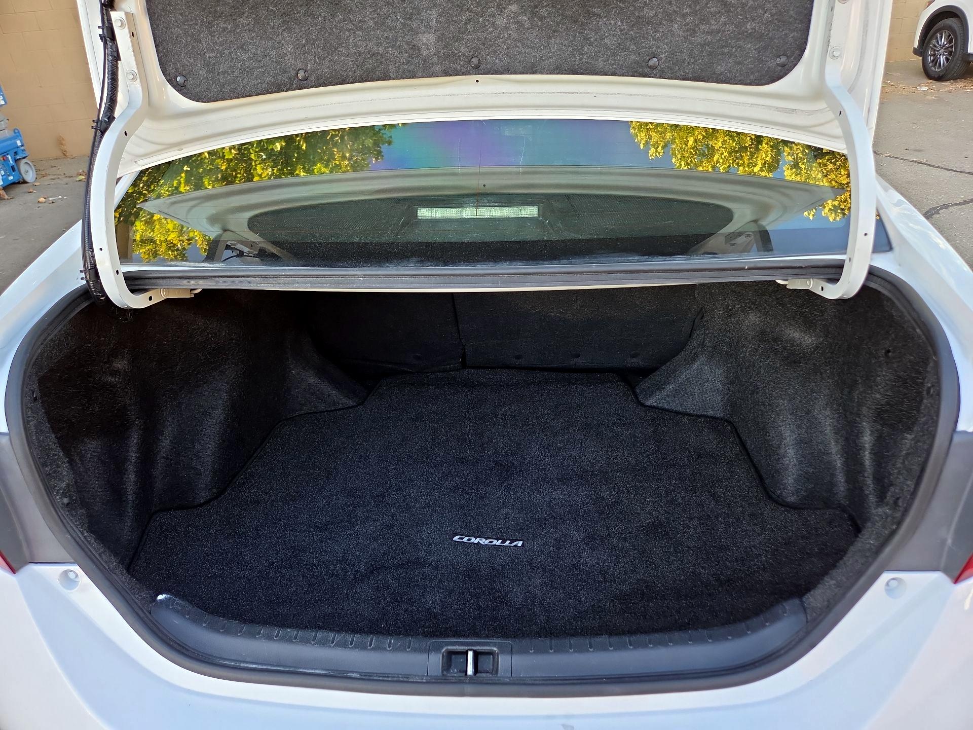 Thumbnail: 2016 Toyota Corolla - 18