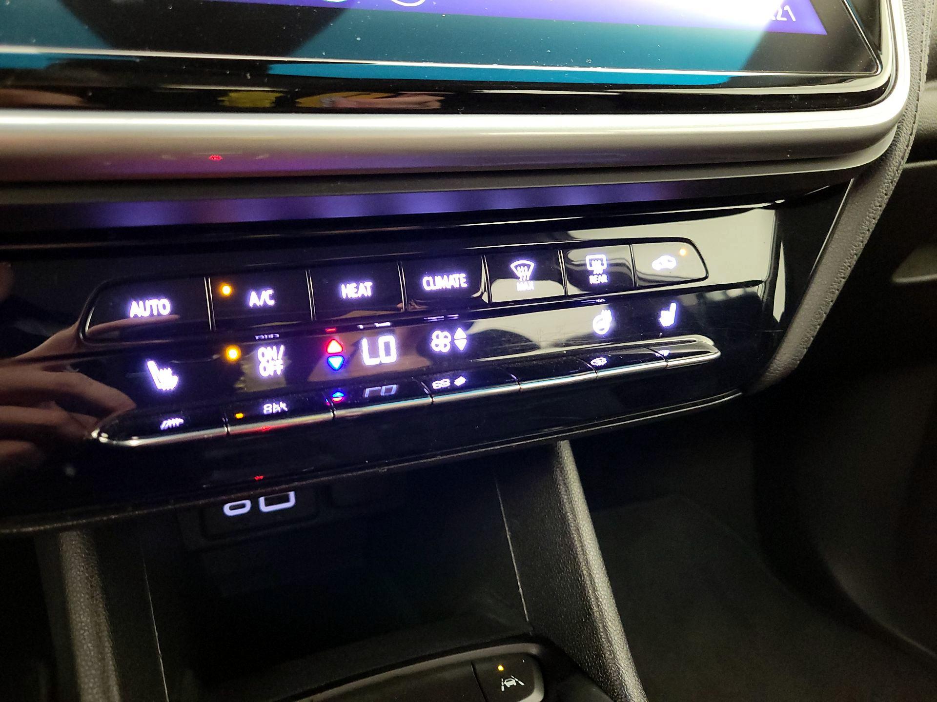 Thumbnail: 2022 Chevrolet Bolt EV - 16