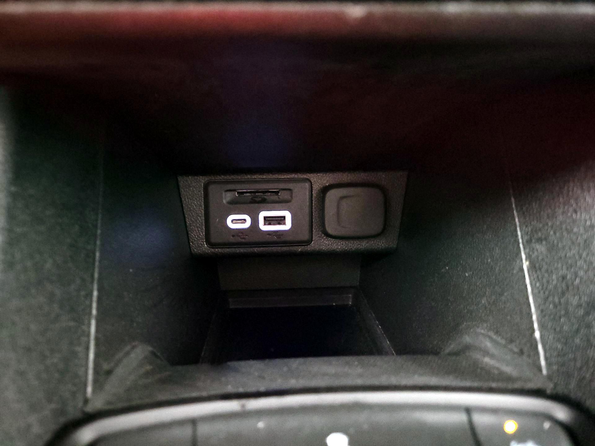 Thumbnail: 2022 Chevrolet Bolt EV - 18