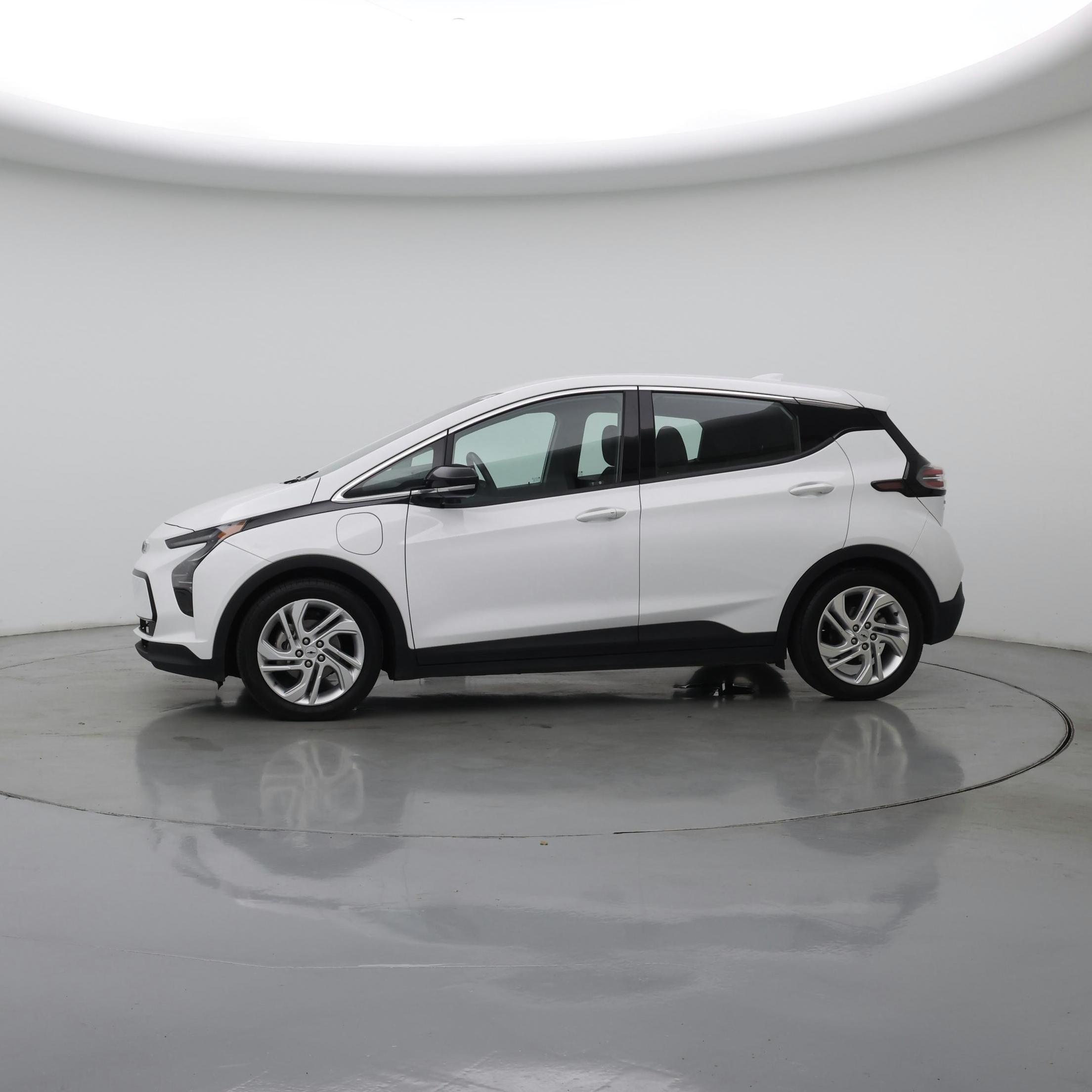 Thumbnail: 2022 Chevrolet Bolt EV - 3