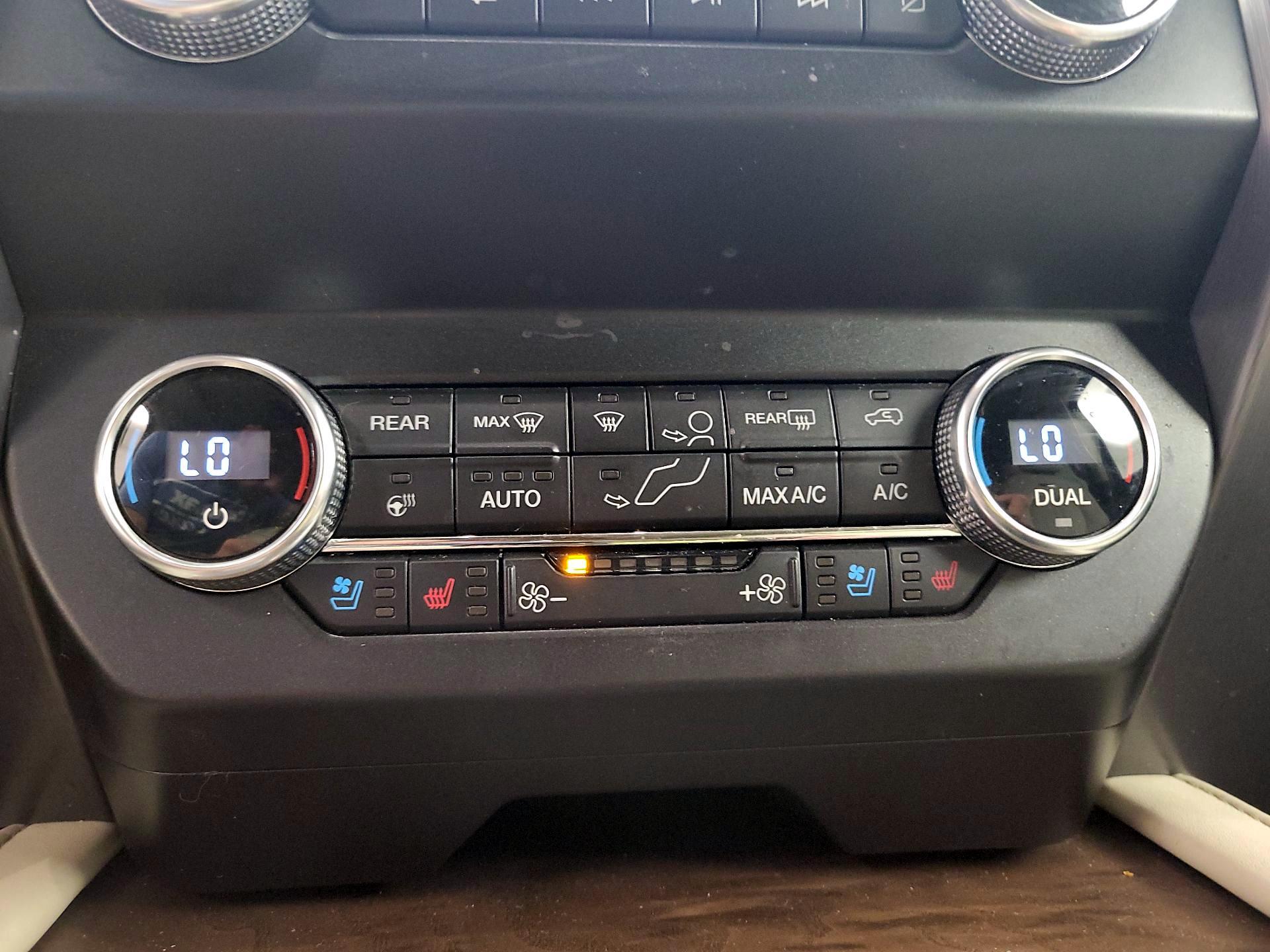 Thumbnail: 2021 Ford Expedition - 17