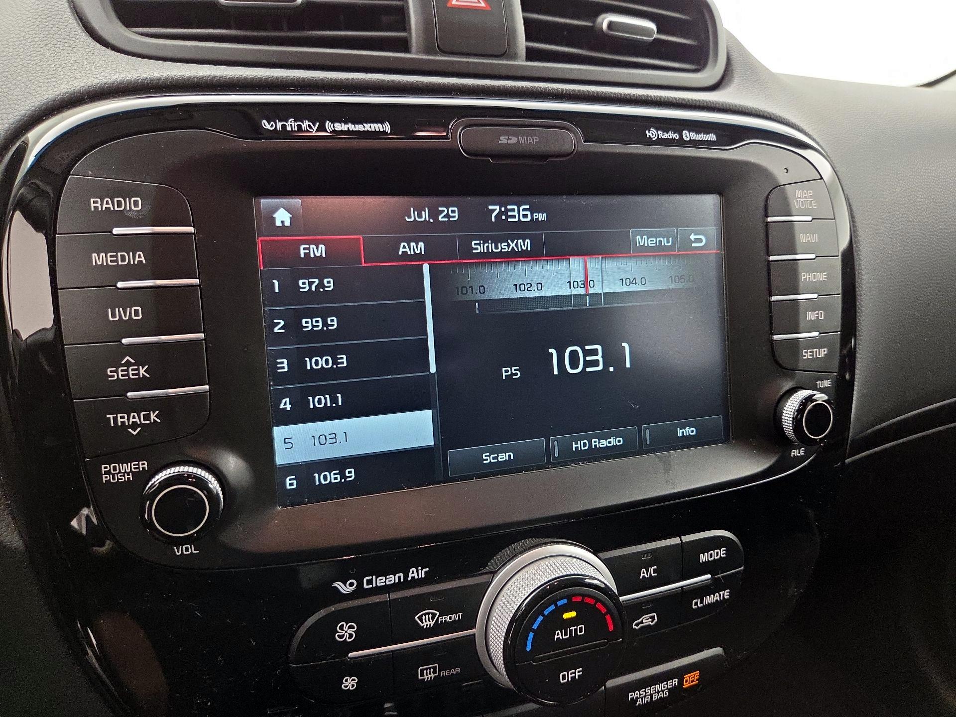Thumbnail: 2016 Kia Soul - 16